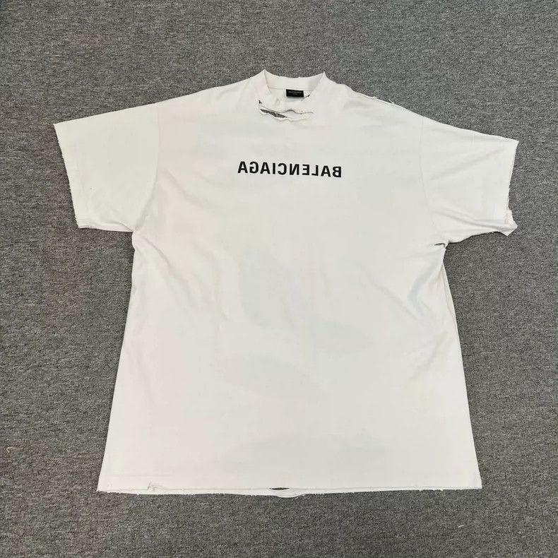 Balenciaga Balenciaga Damaged short-sleeved T-shirt Size US L / EU 52-54 / 3 - 1 Thumbnail