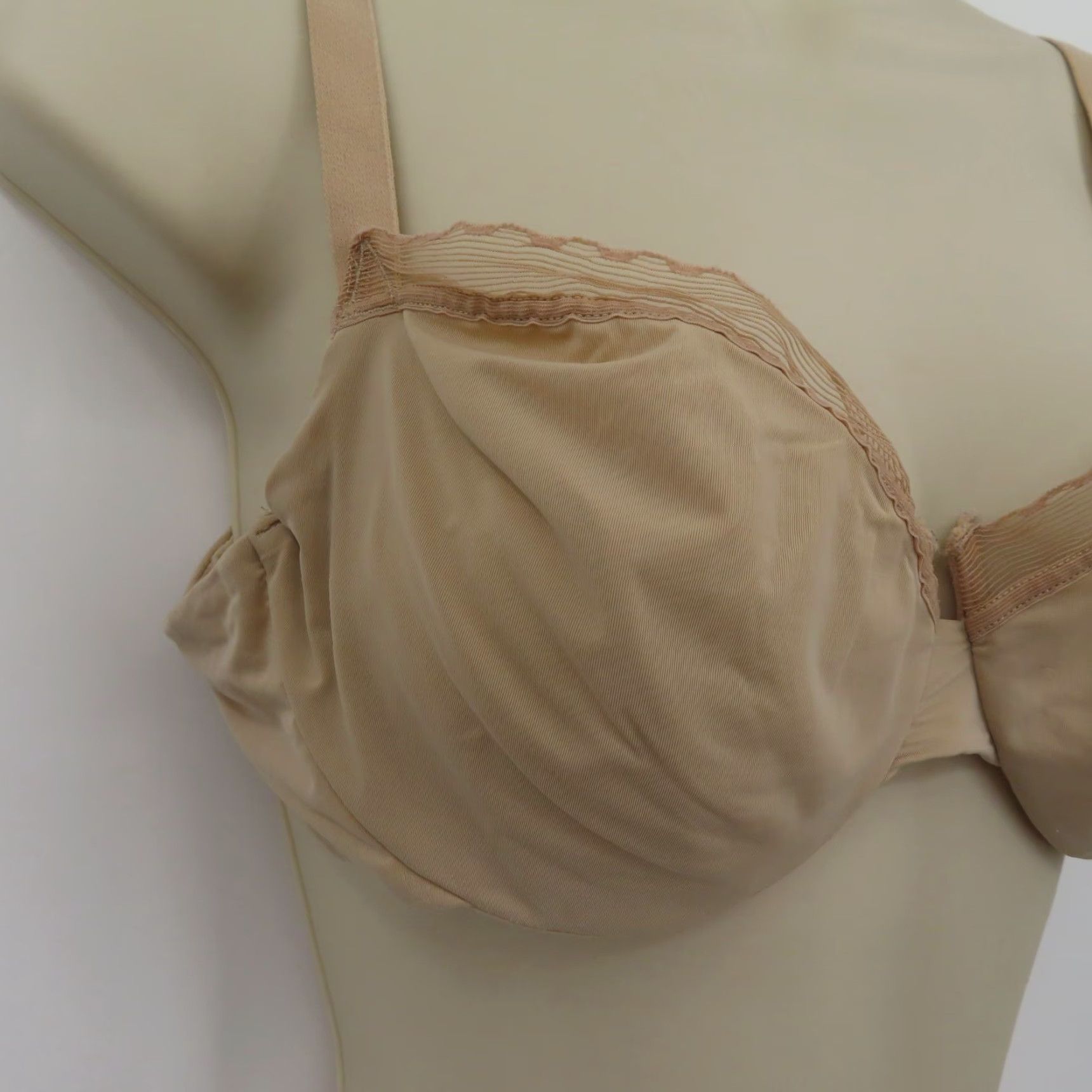 Hanes Hanes Bra 36C Beige Silk y? Wait. Size ONE SIZE - 2 Thumbnail