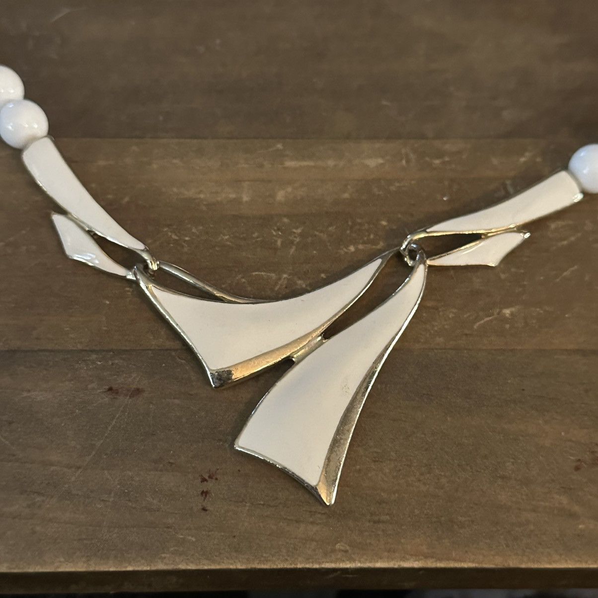 Vintage Vintage modern abstract white and cream bead necklace Size ONE SIZE - 3 Thumbnail