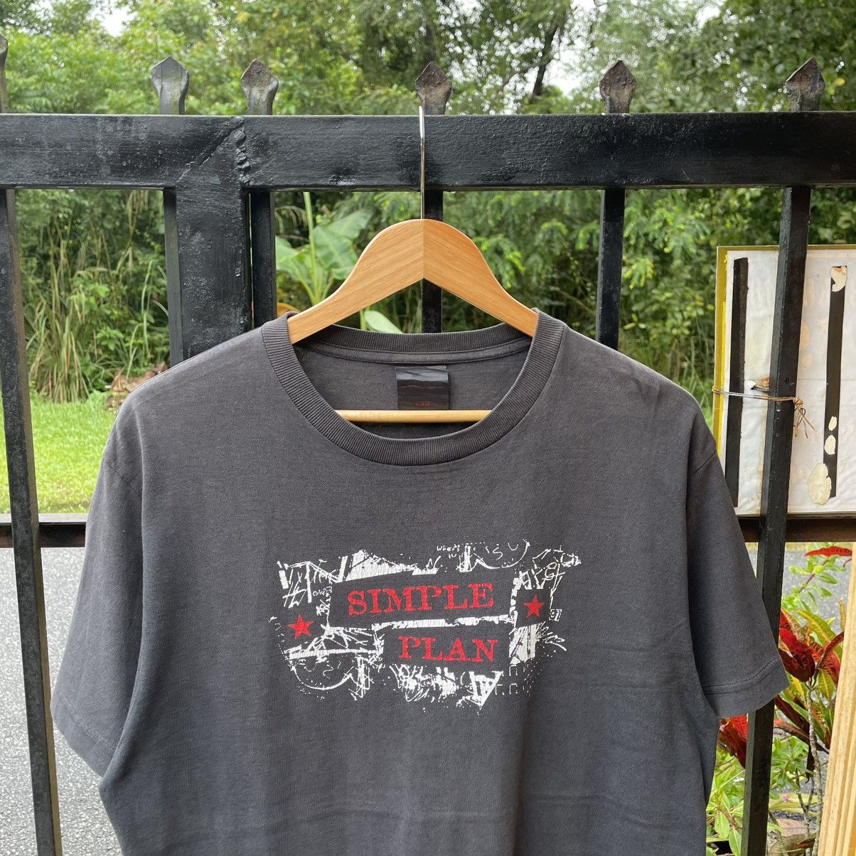 Band Tees 🔥Vintage 00s Simple Plan Pop Punk Rock Band Promo Music Tee Size US L / EU 52-54 / 3 - 4 Thumbnail