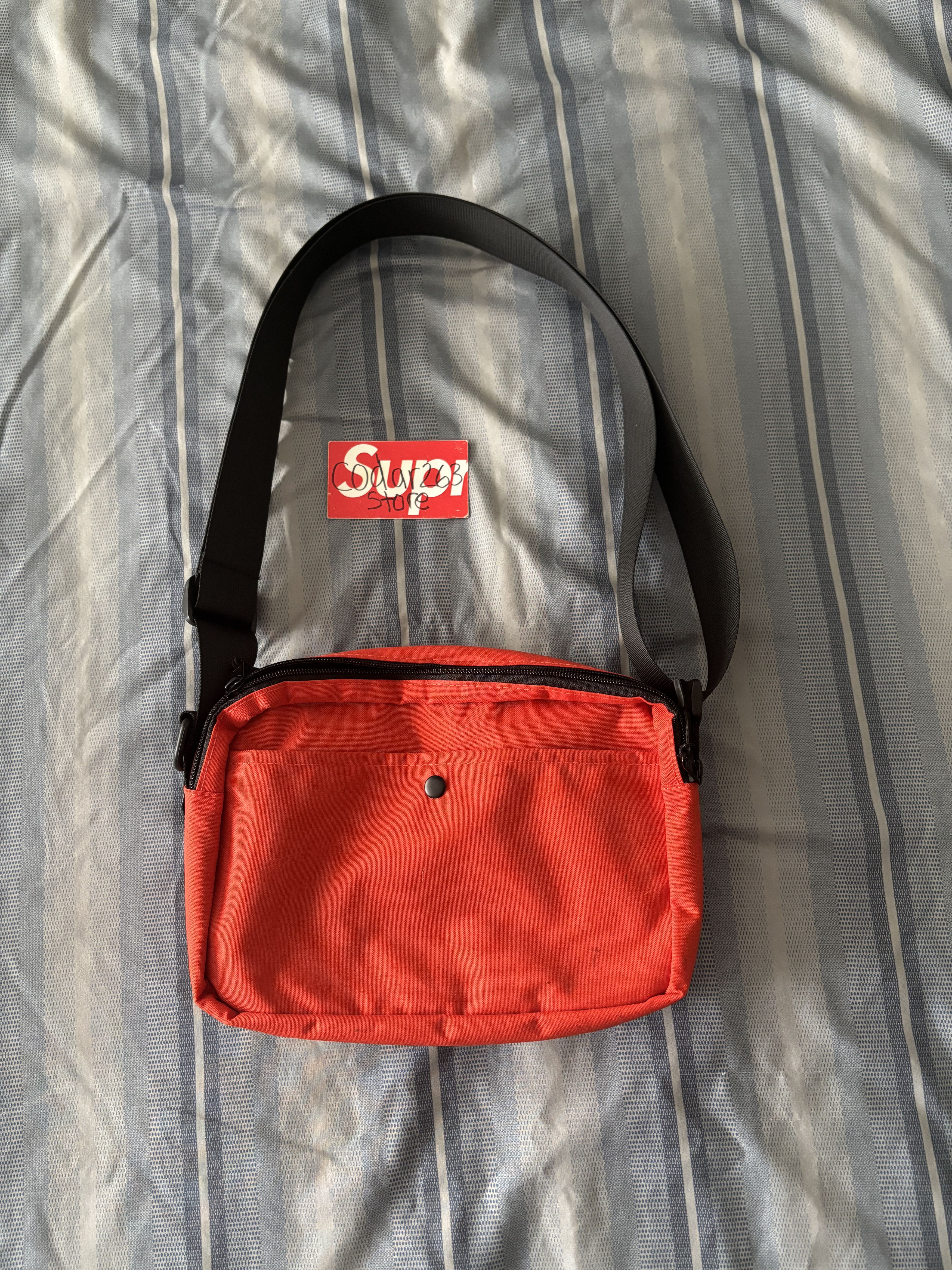 Places + Faces P+F Pouch Shoulder Bag - Places + Faces Red Size ONE SIZE - 3 Thumbnail