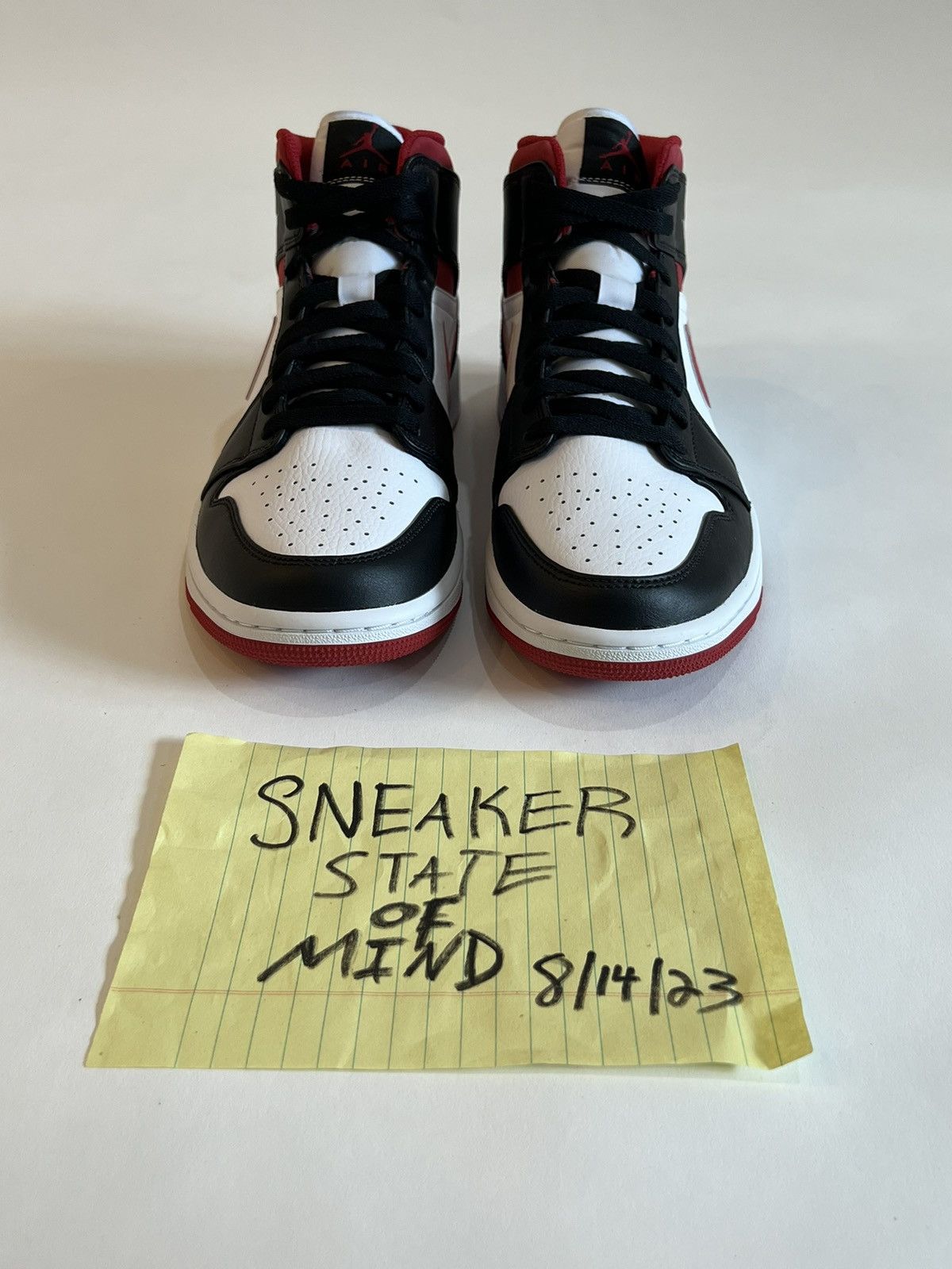 Jordan Brand × Nike BRAND NEW AIR JORDAN 1 MID “GYM RED” SIZE: 9 FAST SHIPPING Size US 9 / EU 42 - 4 Thumbnail