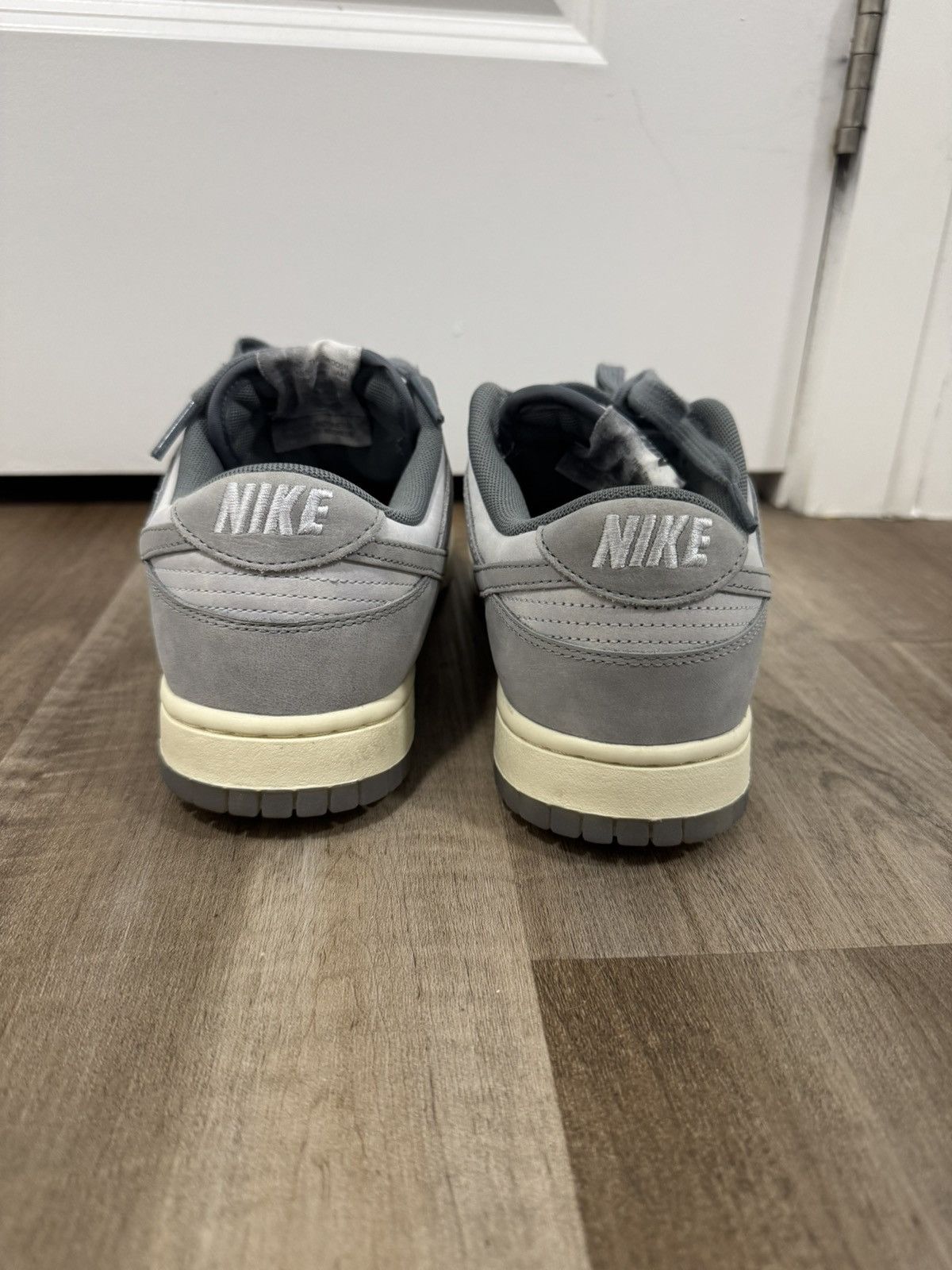 Nike Nike grey dunks with suede leather Size US 7.5 / EU 40-41 - 5 Thumbnail
