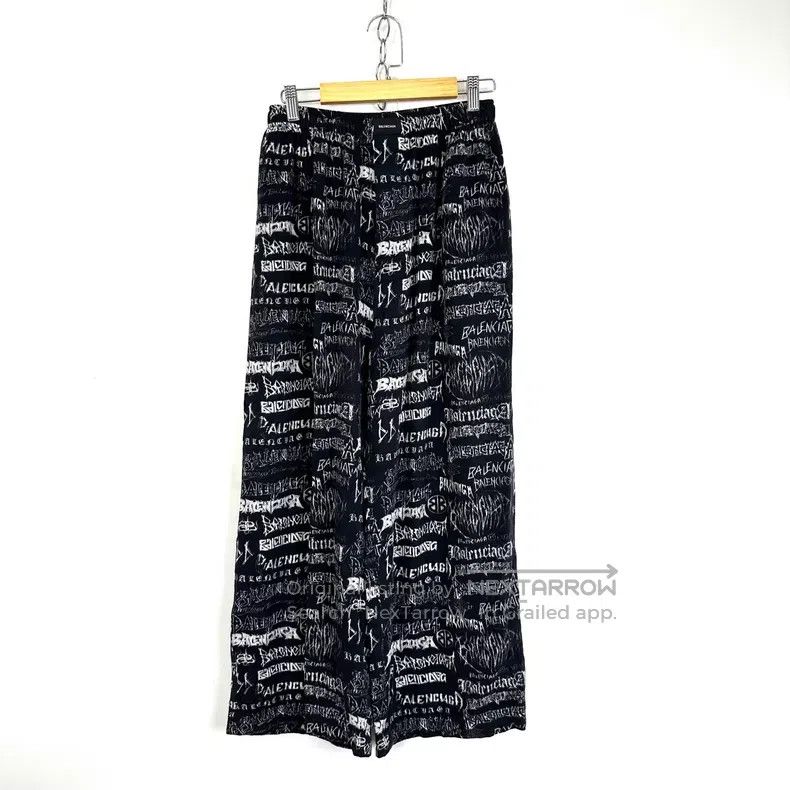 Balenciaga Balenciaga Black letter graffiti full logo casual pants Size US 28 / EU 44 - 2 Thumbnail
