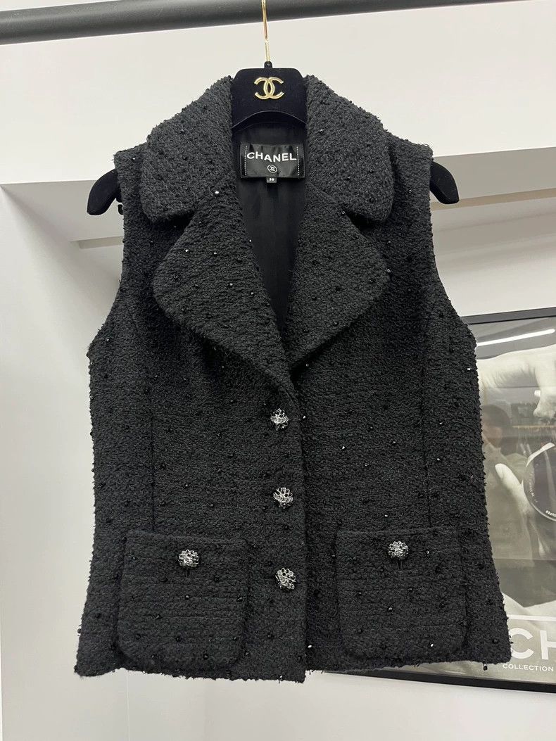 Chanel Chanel 23K black tweed sequin woven vest Size XS / US 0-2 / IT 36-38 - 1 Thumbnail