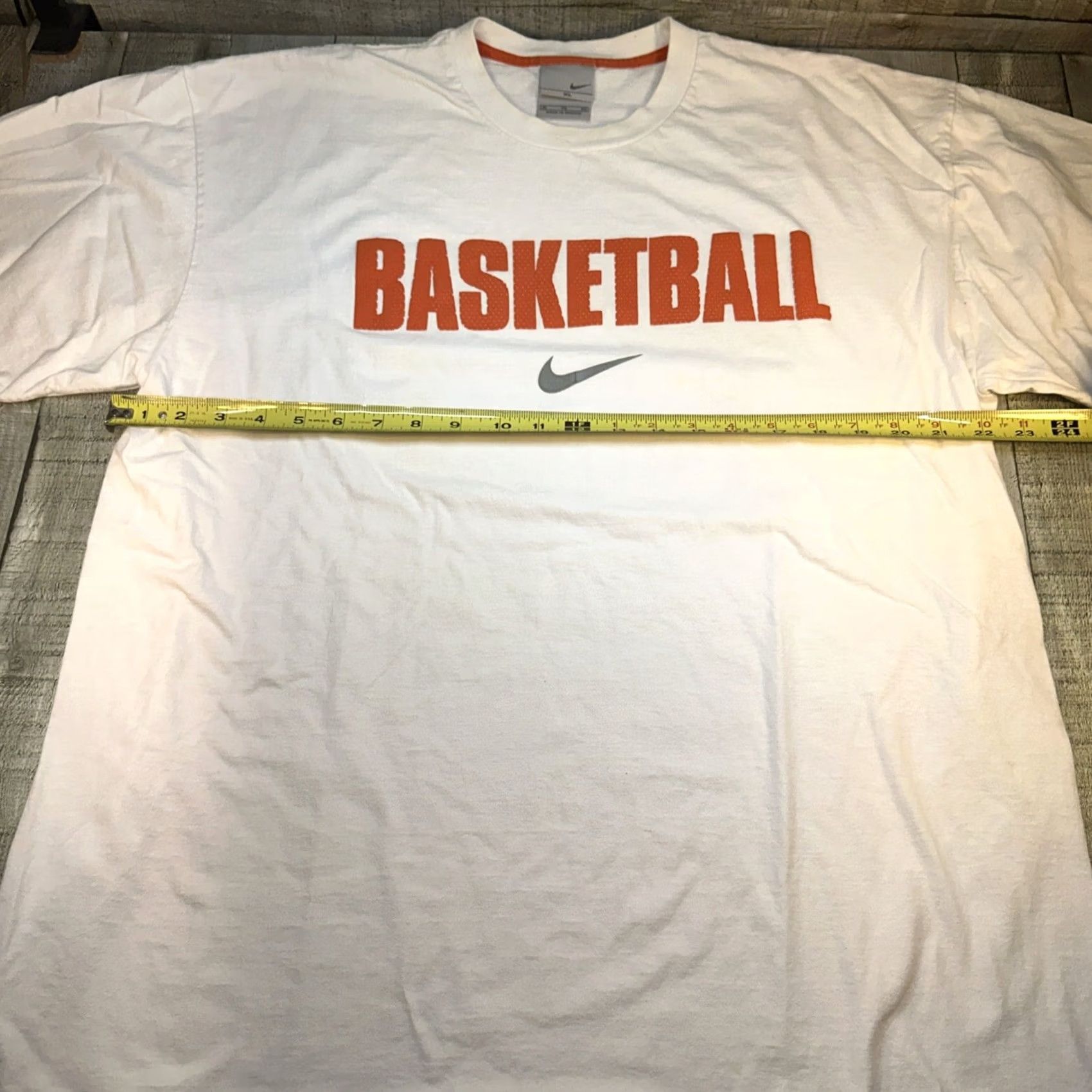 Nike VINTAGE Nike T-Shirt Men XL White Silver Tag Y2K Metal Theme Size US XL / EU 56 / 4 - 3 Thumbnail