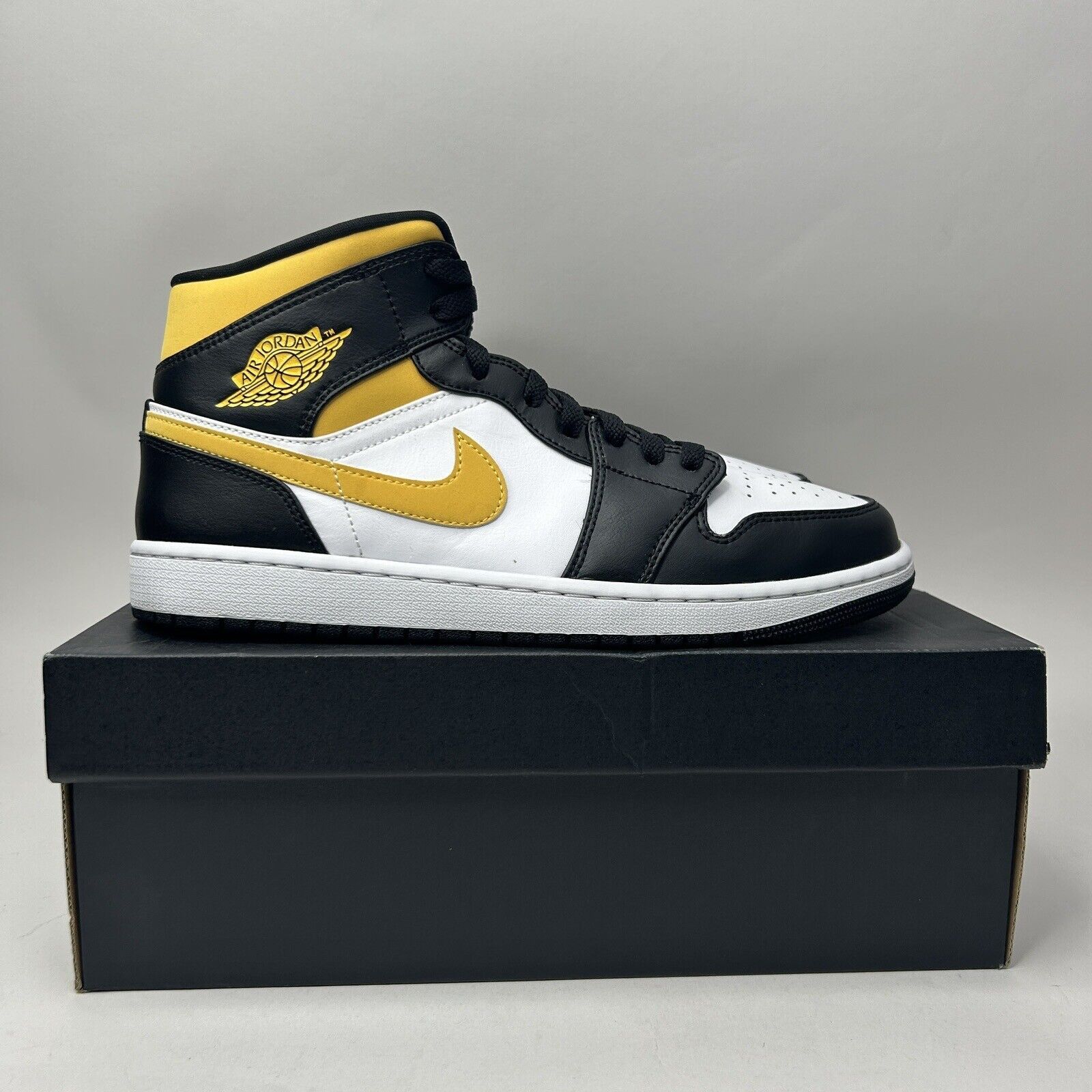 Nike Nike Air Jordan 1 Retro Mid “Pollen/Black University Gold” Size US 11.5 / EU 44-45 - 3 Thumbnail