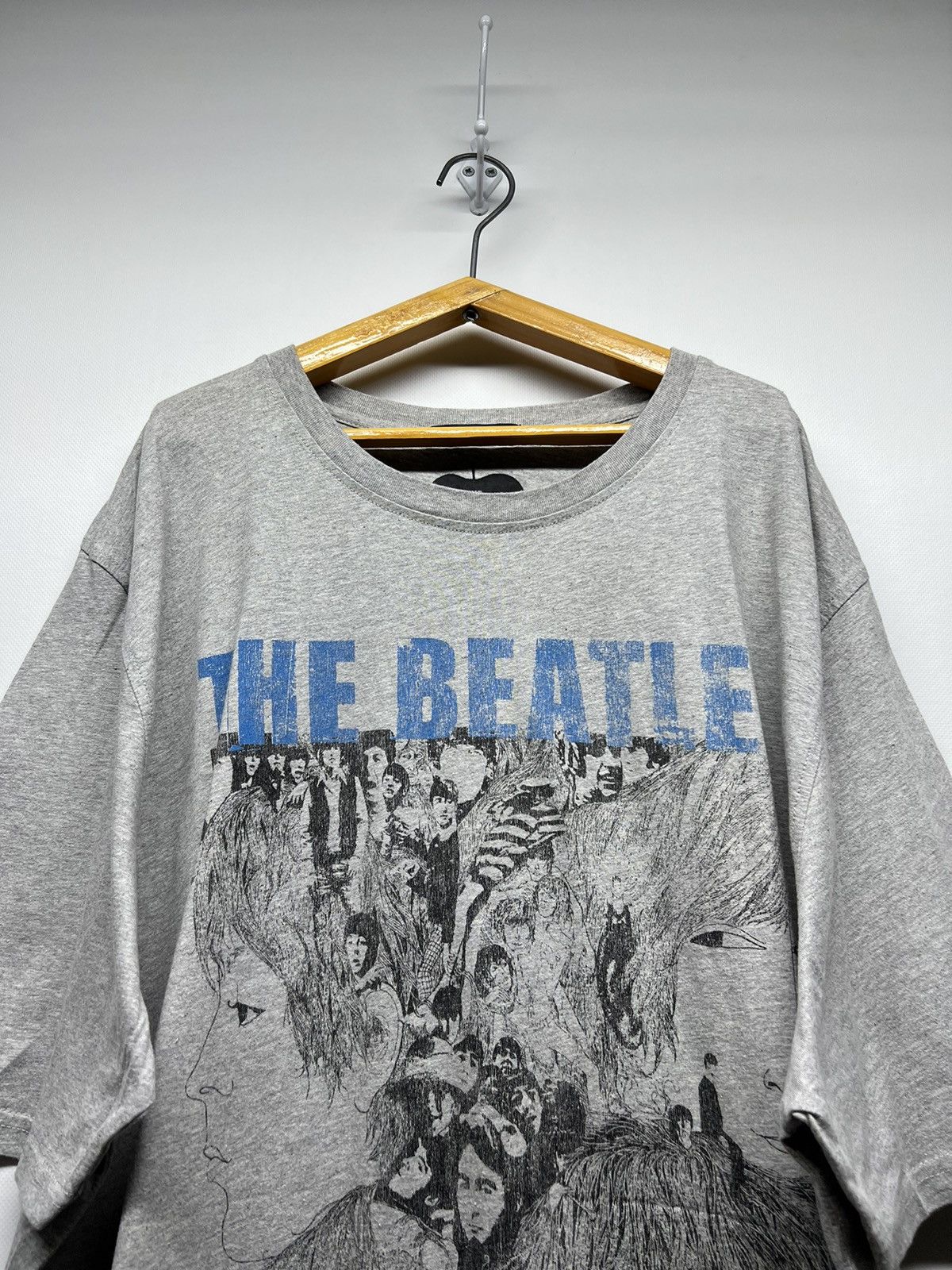 Band Tees × Vintage Vintage 3XL The Beatles Revolver Big Logo T-Shirt 00’s Size US XXL / EU 58 / 5 - 2 Thumbnail
