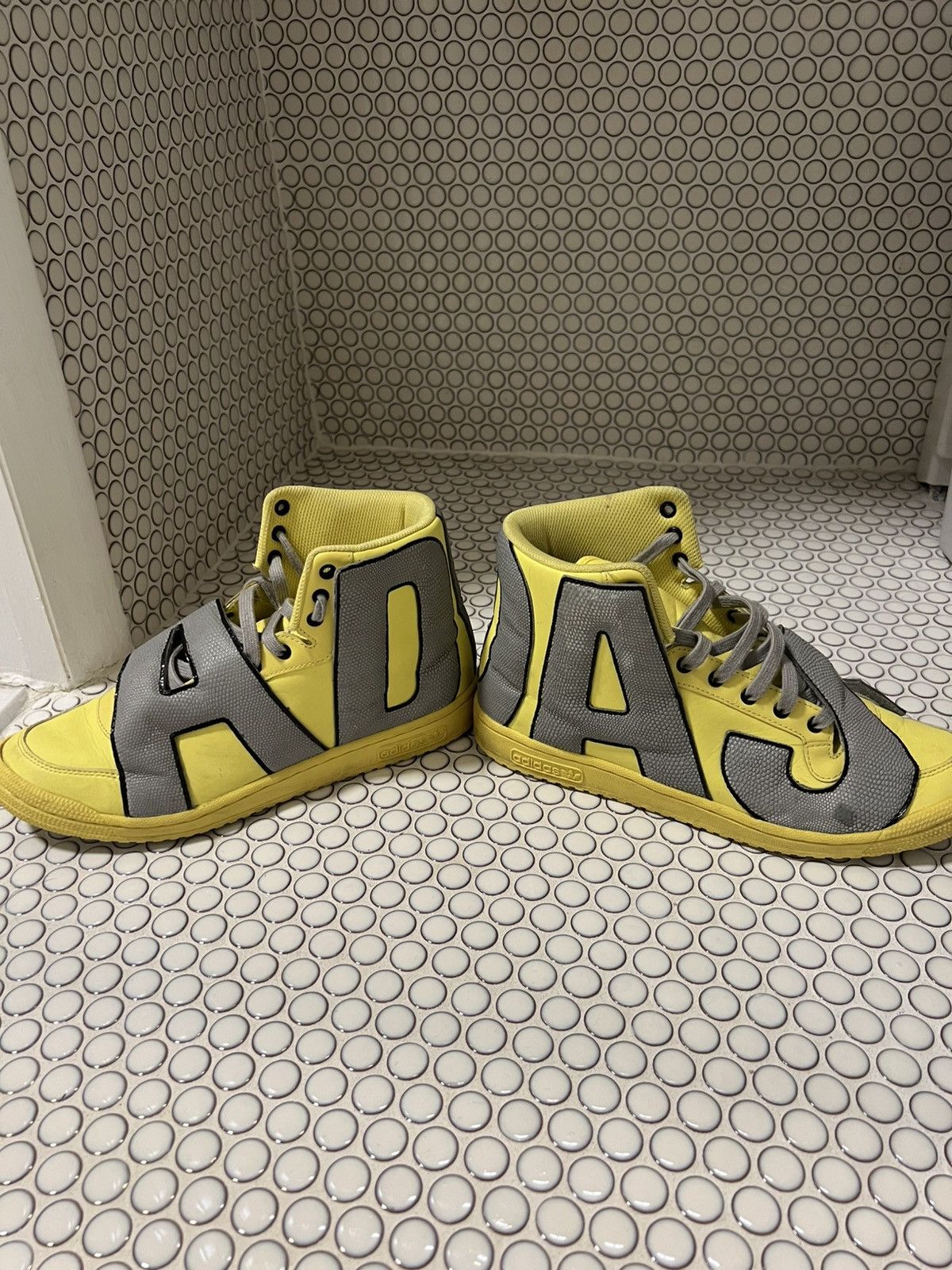 Adidas × Jeremy Scott Yellow Jeremy Scott Hi Top Sneakers Size US 9.5 / EU 42-43 - 2 Thumbnail