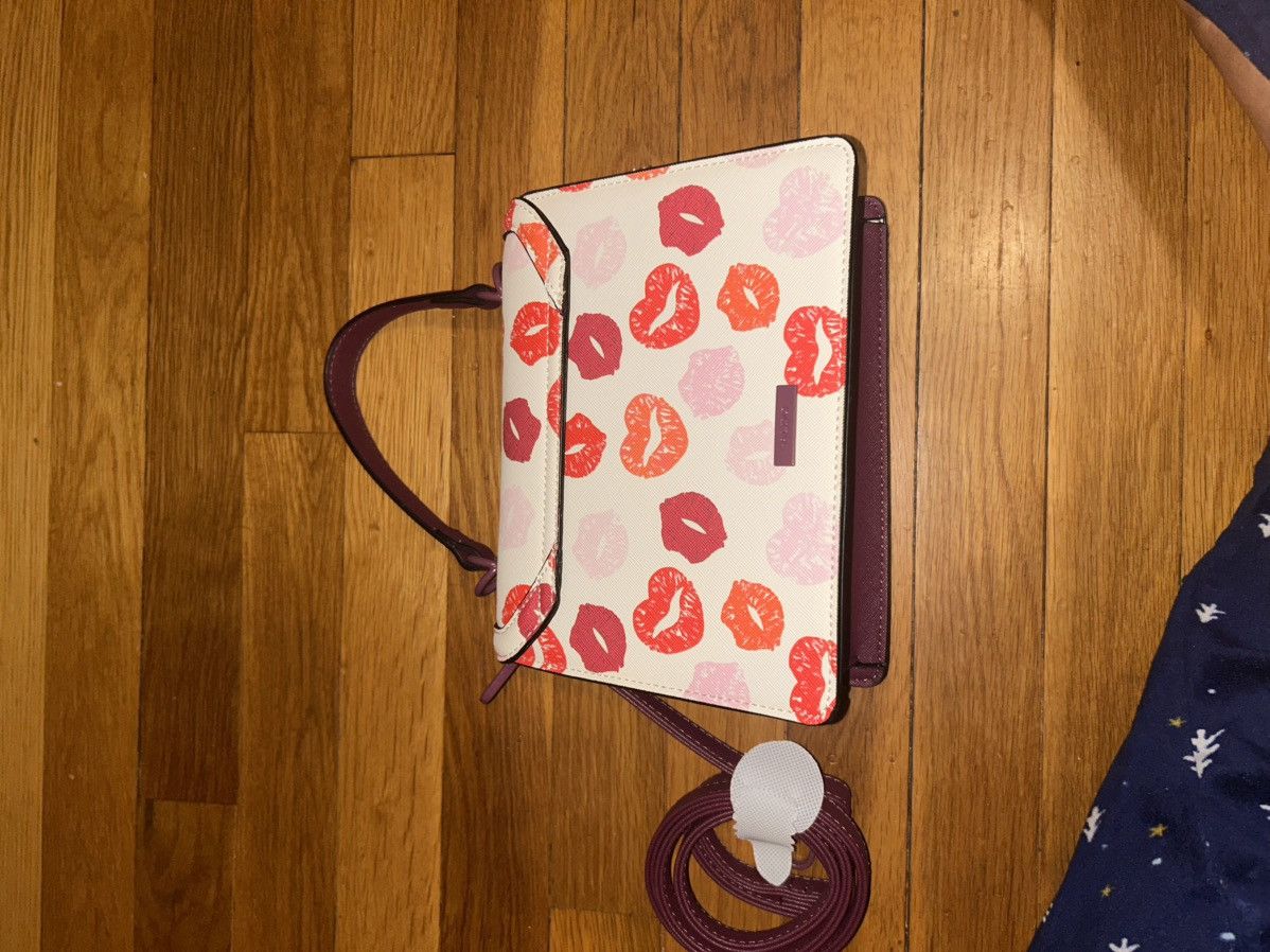 Aldo Aldo White and Purple Kiss Print Crossbody Bag Size ONE SIZE - 4 Thumbnail
