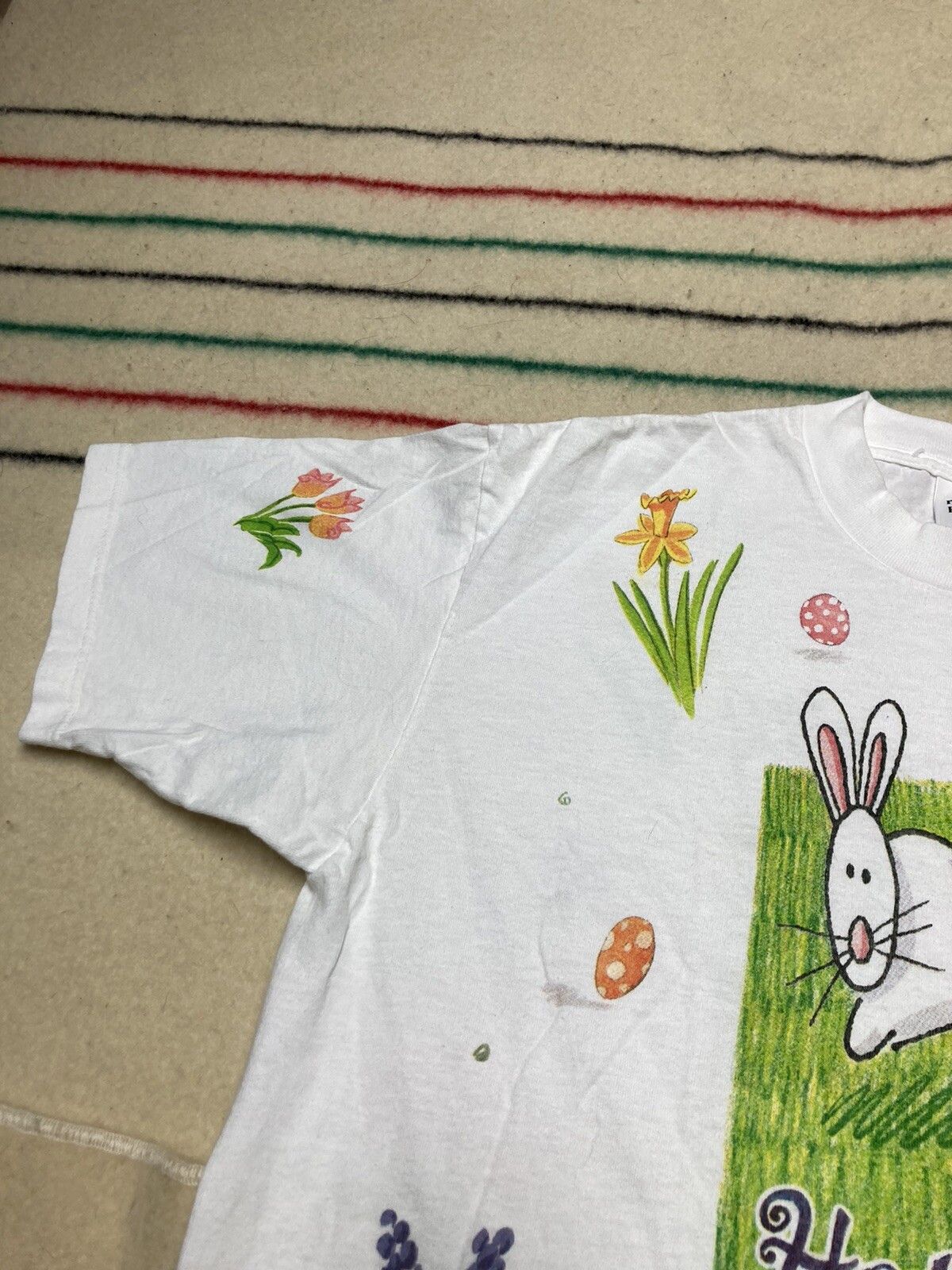 Vintage VTG t shirt bunny rabbit hippity hop animal nature flowers L Size US L / EU 52-54 / 3 - 5 Thumbnail