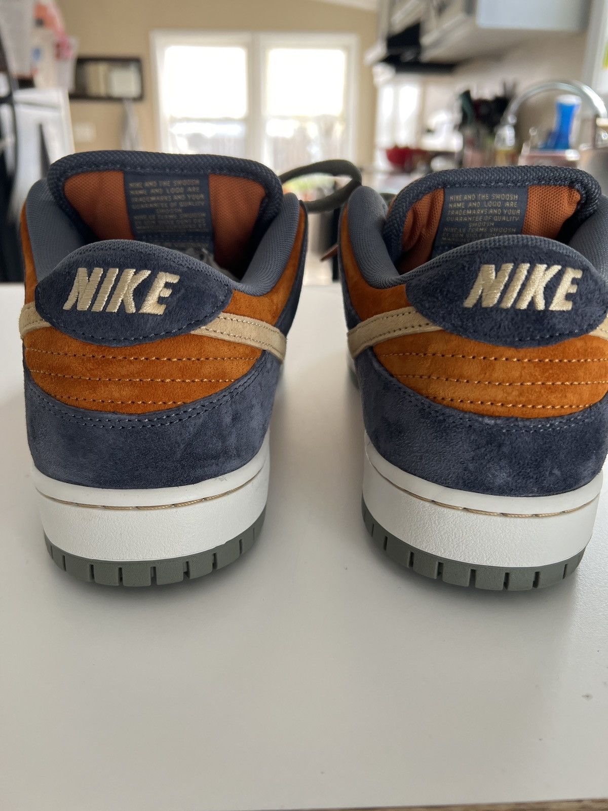Nike Nike sb dunk low light carbon Size US 12 / EU 45 - 7 Thumbnail