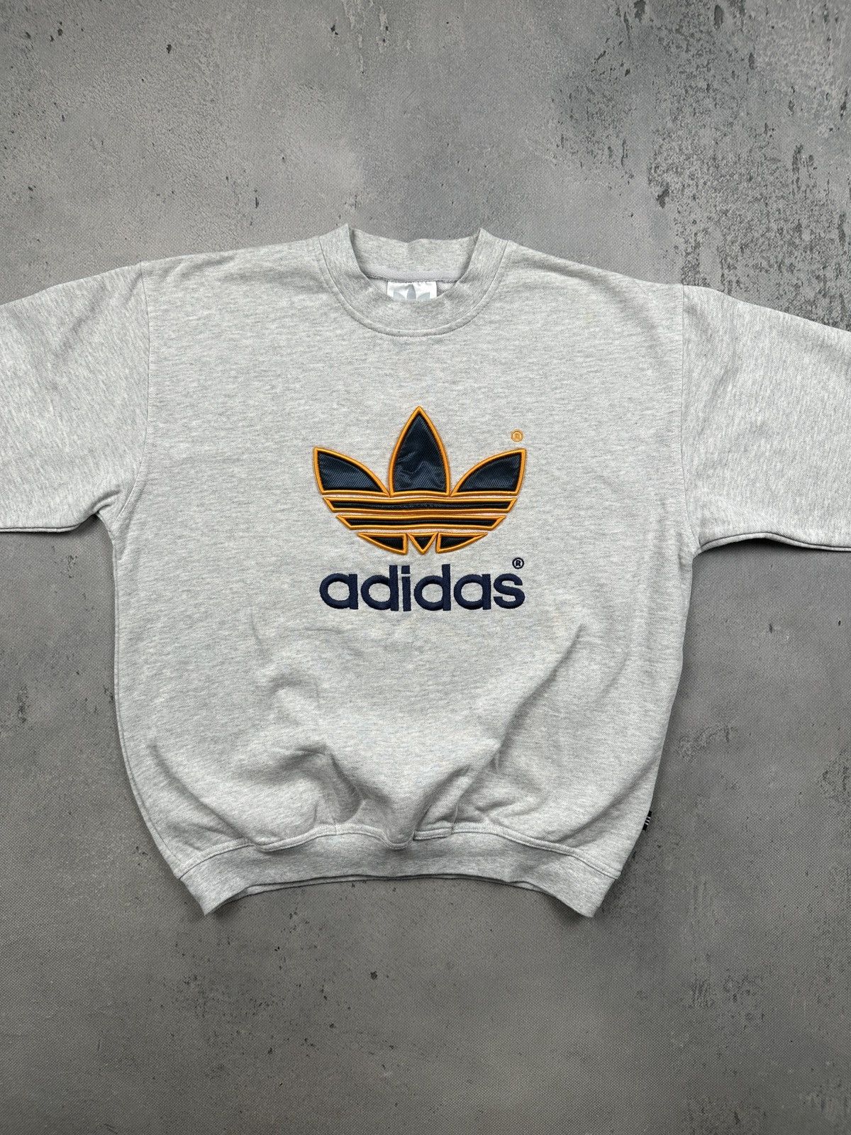 Adidas Vintage Adidas 80s Originals Big Trefoil Sweatshirt Grey 90s Size US S / EU 44-46 / 1 - 11 Thumbnail