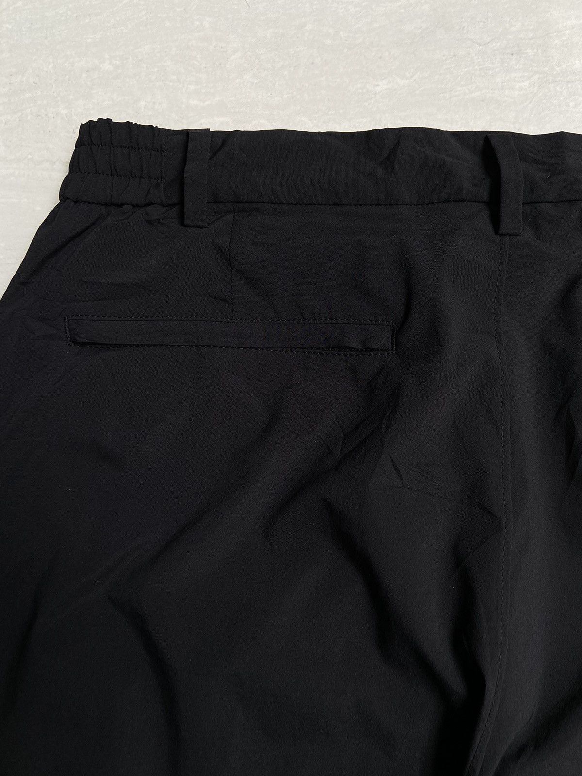 Theory × Uniqlo UNIQLO x THEORY Black Pants Size US 31 - 12 Thumbnail