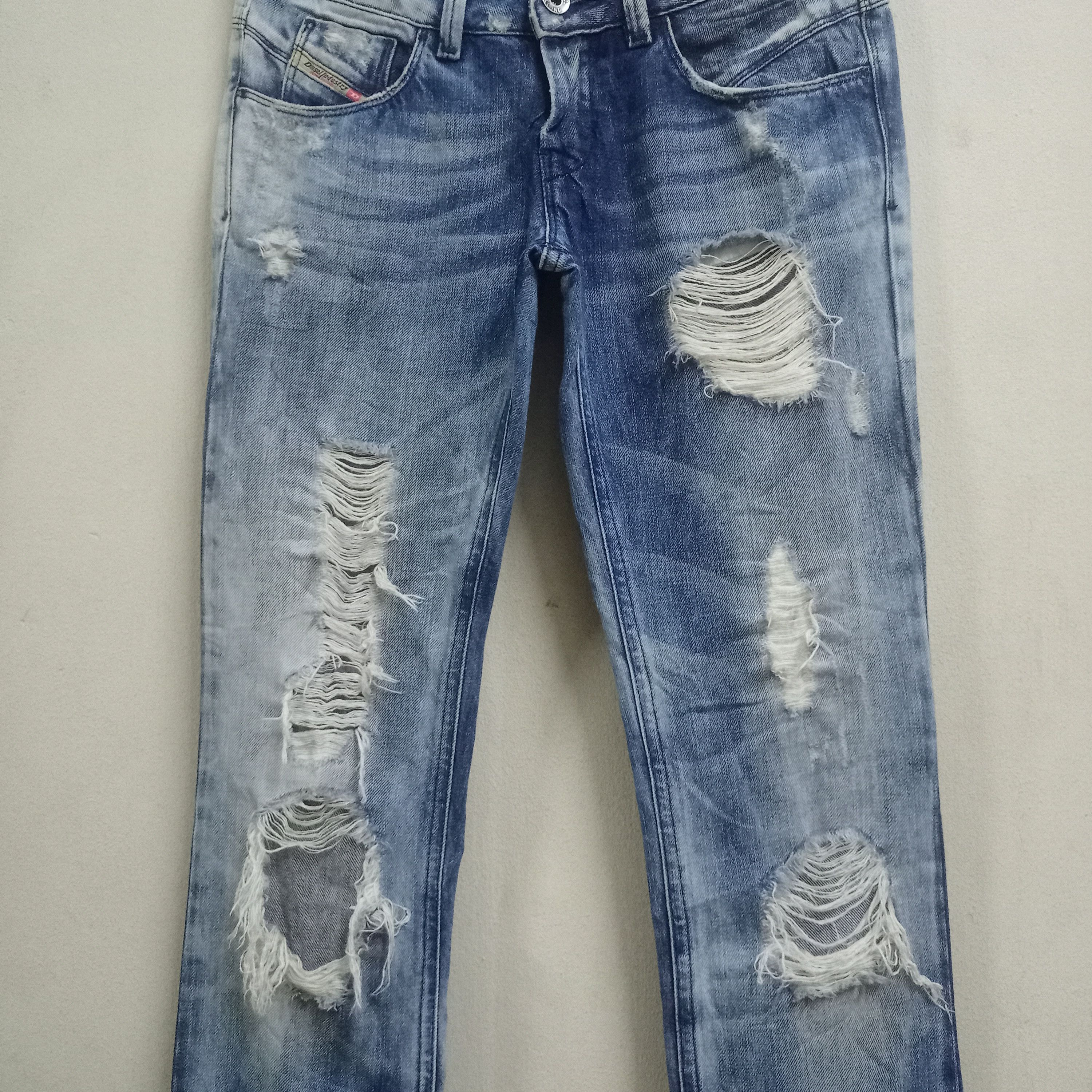 Diesel Vintage Diesel Light Wash Distressed Bootcut Jeans Size 27" / US 4 / IT 40 - 5 Thumbnail