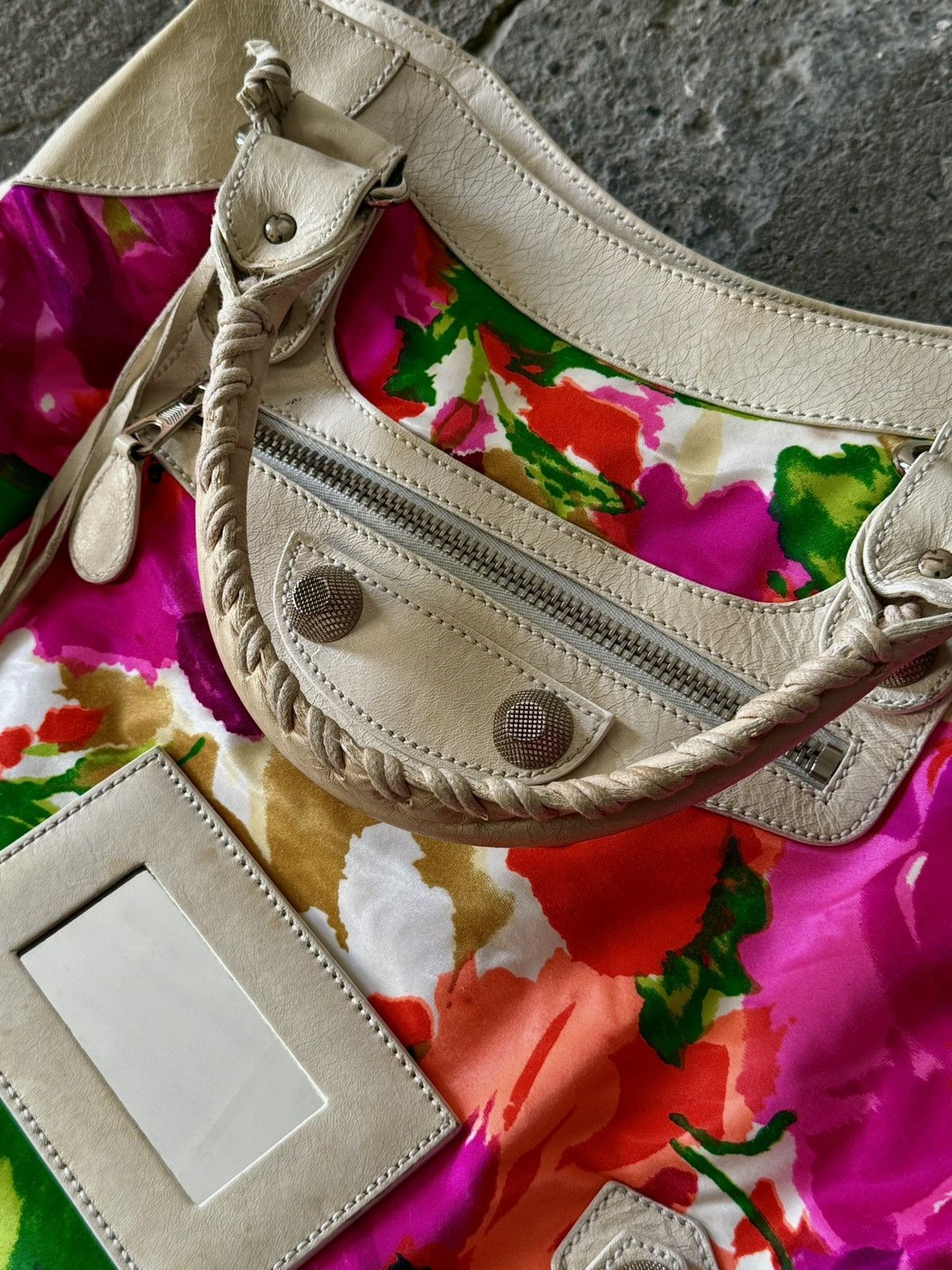 Balenciaga Balenciaga - 2000’s - Classic Motocross - Floral Satin Bag Size ONE SIZE - 16 Thumbnail