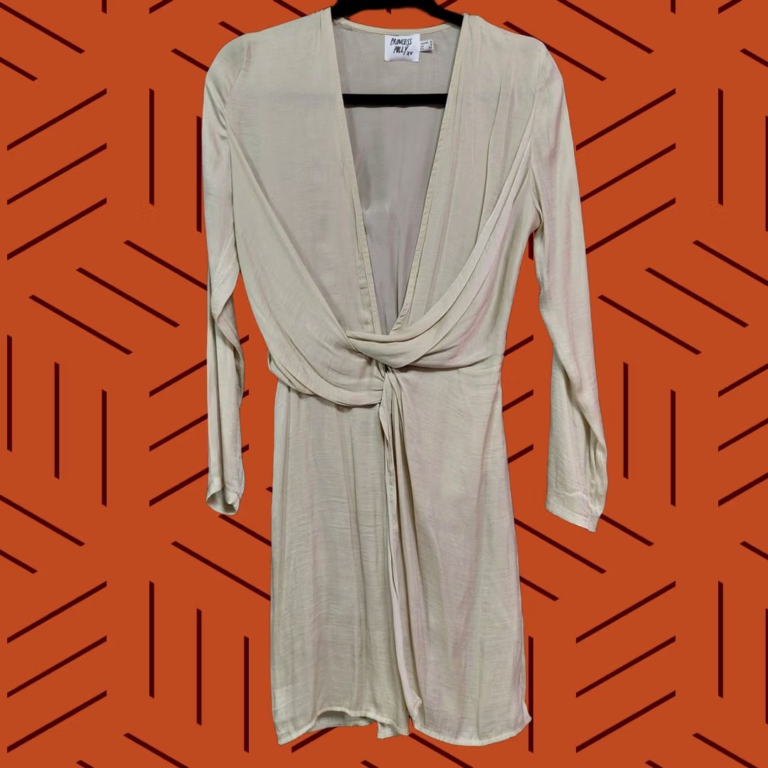 PRINCESS POLLY PRINCESS POLLY Beige Long Sleeve Wrap Dress Women Size 2 Solid V-Neck Short Size XS / US 0-2 / IT 36-38 - 1 Thumbnail
