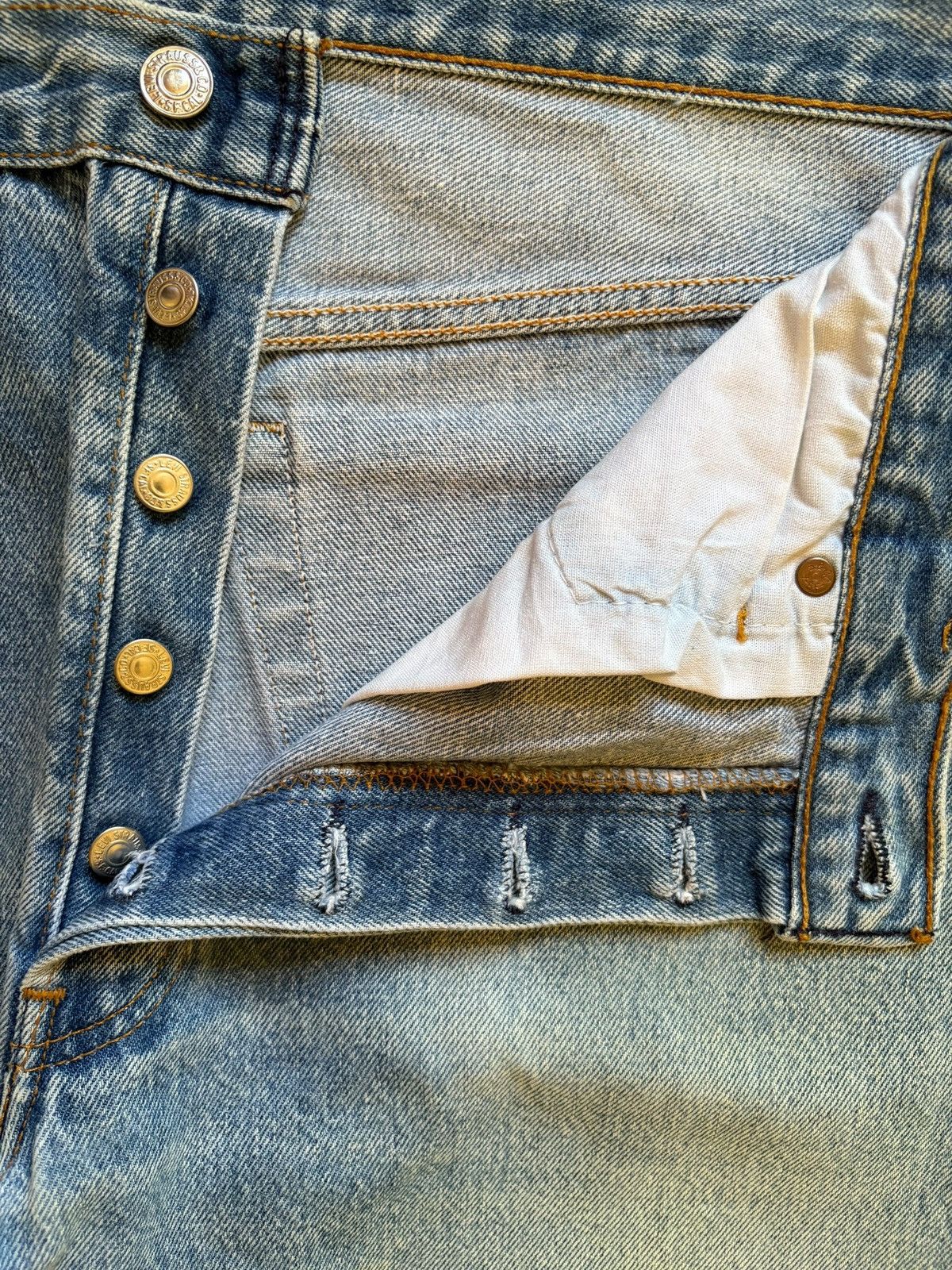 Levi's × Levi's Vintage Clothing Vintage 90s Levis 501 Faded Blue Wash Loose Fit Jeans Size US 35 - 3 Thumbnail