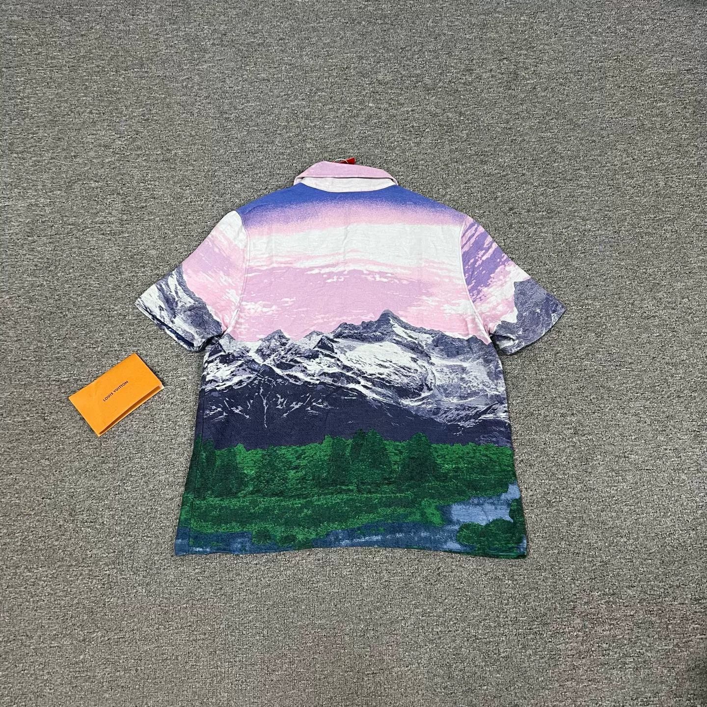 Louis Vuitton louis vuitton landscape short sleeve shirt Size US S / EU 44-46 / 1 - 2 Thumbnail
