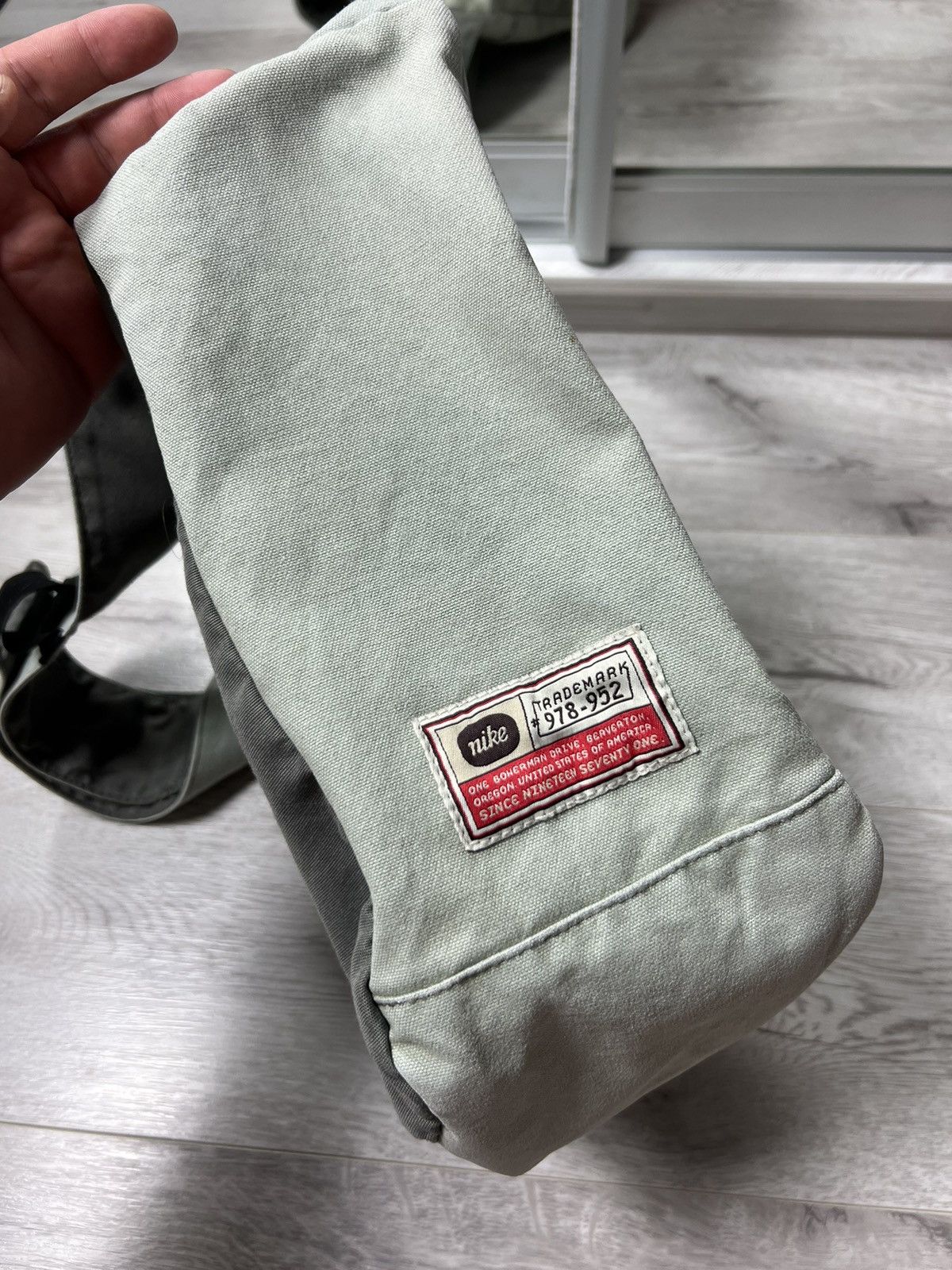 Nike Vintage Nike Trademark 978-952 Messenger Bag Logo Size ONE SIZE - 13 Thumbnail