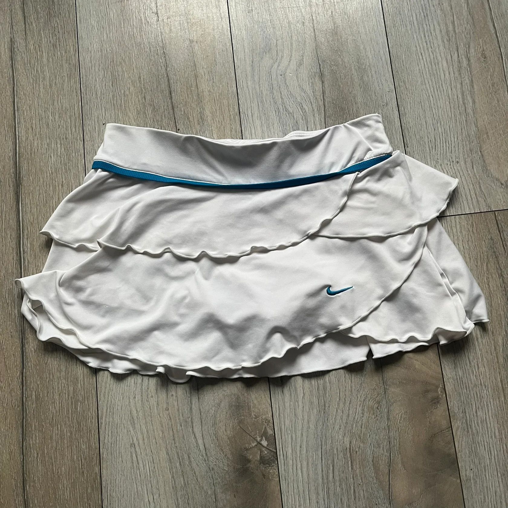 Nike Nike Active Frilly 00's Tennis Skirt Size 26" / US 2 / IT 38 - 1 Thumbnail