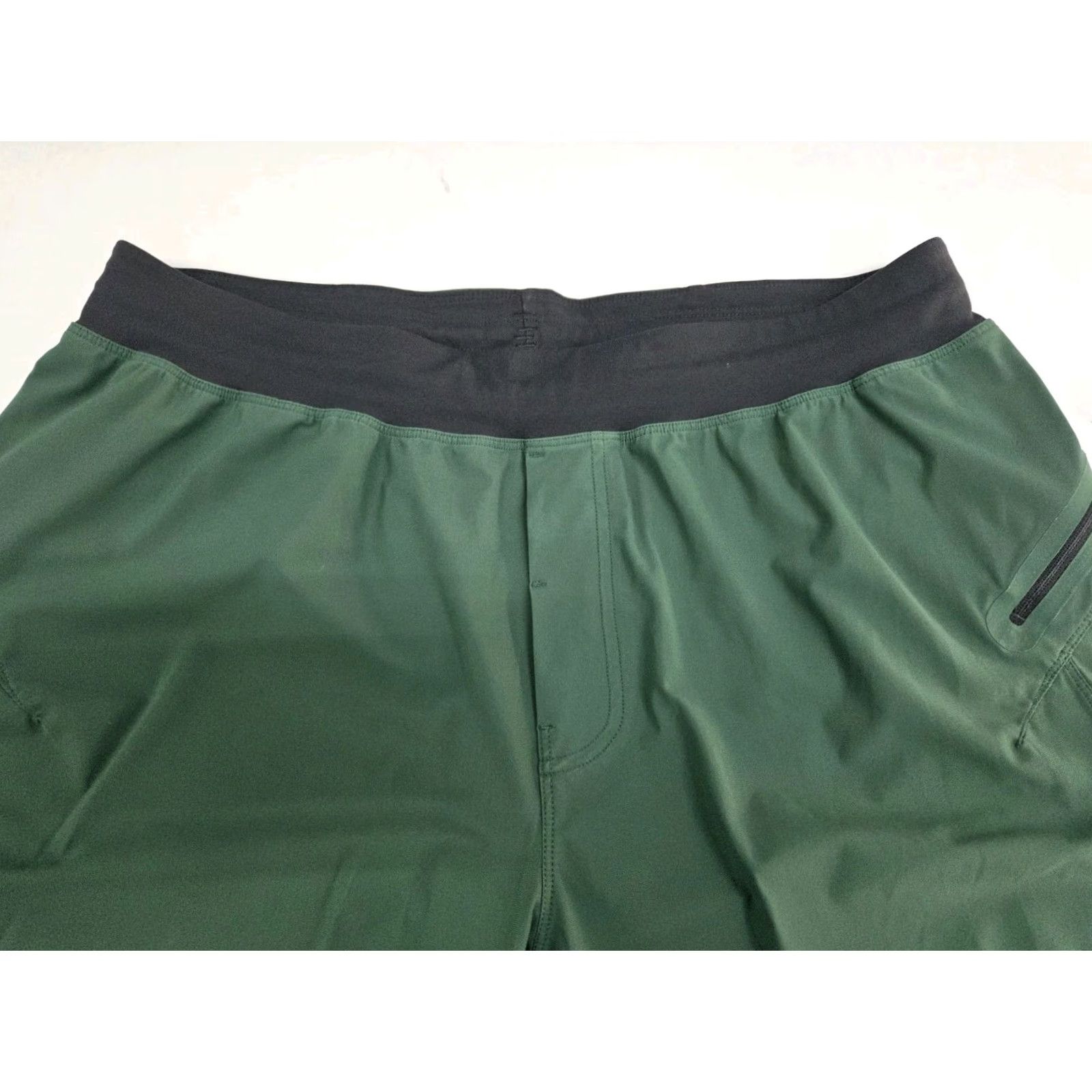 Lululemon Lululemon Men’s Active Green/ Black Shorts Drawstring Side Zip 32 L 10in Inseam Athletic Moisture Wicking Quick Dry Breathable Easy Care Comfort Size US 33 - 4 Thumbnail