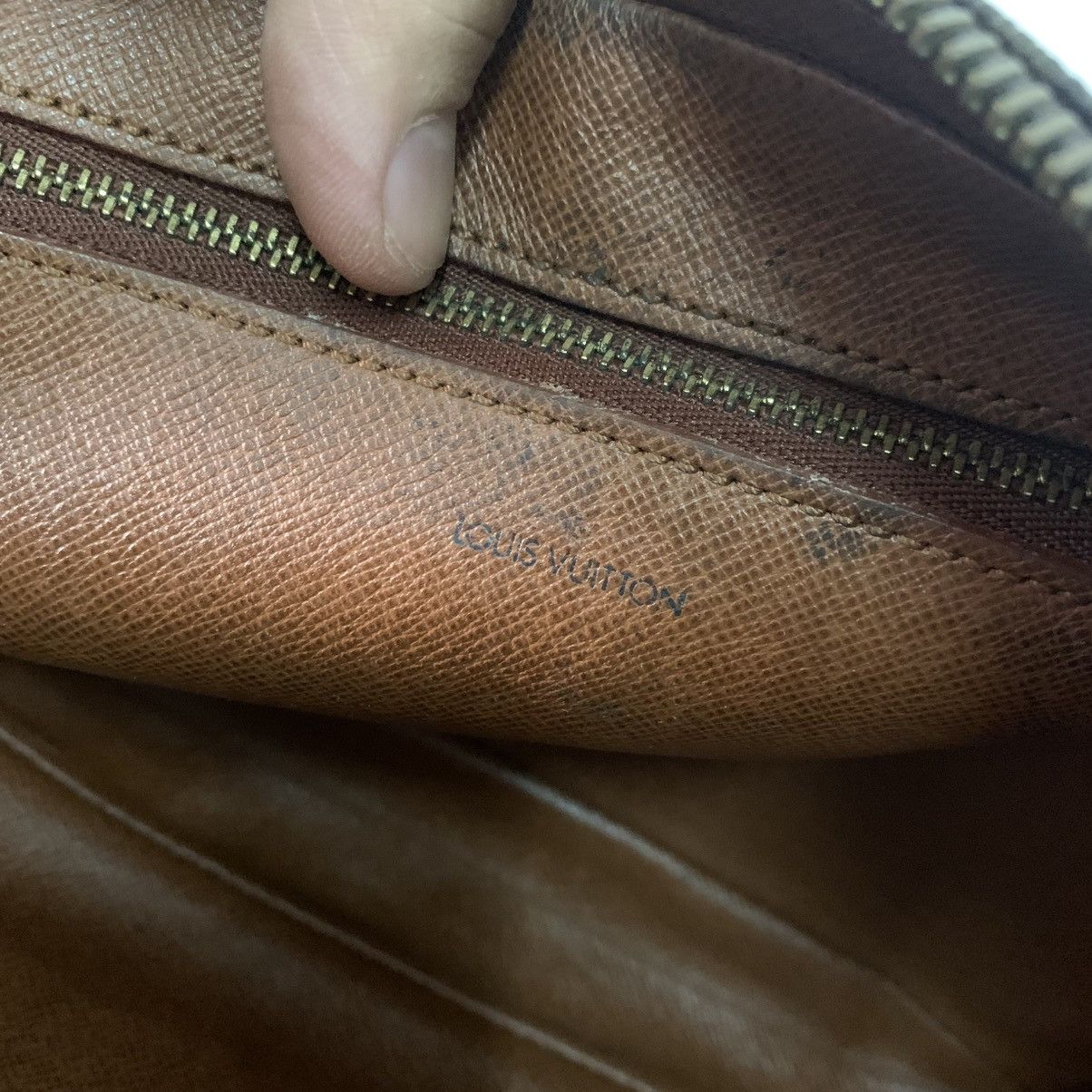 Louis Vuitton Louis Vuitton Marly Clutch Bag Size ONE SIZE - 14 Thumbnail