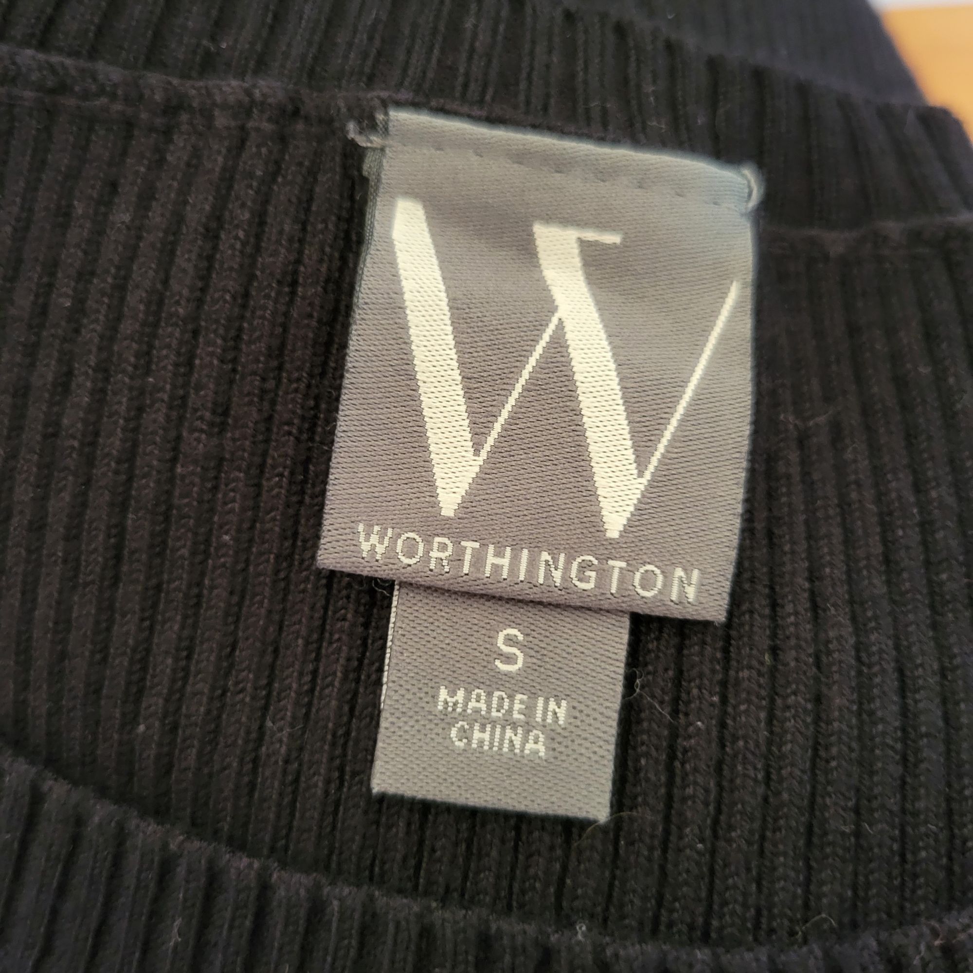 Worthington Worthington S Black Ribbed Knit Sweater Faux Leather Shoulde Size S / US 4 / IT 40 - 2 Thumbnail