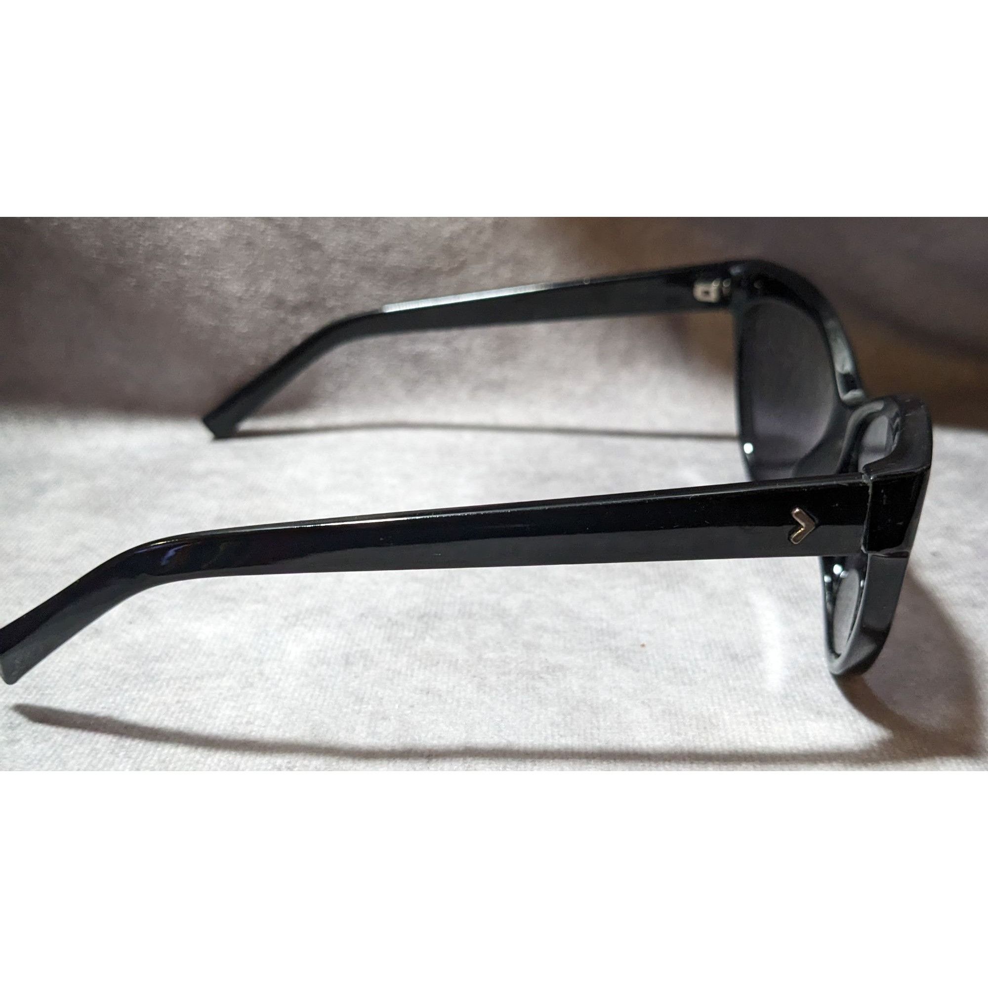 Kendall And Kylie Kendall & Kylie Gothic Black Ceci Cateye Sunglasses Size ONE SIZE - 3 Thumbnail