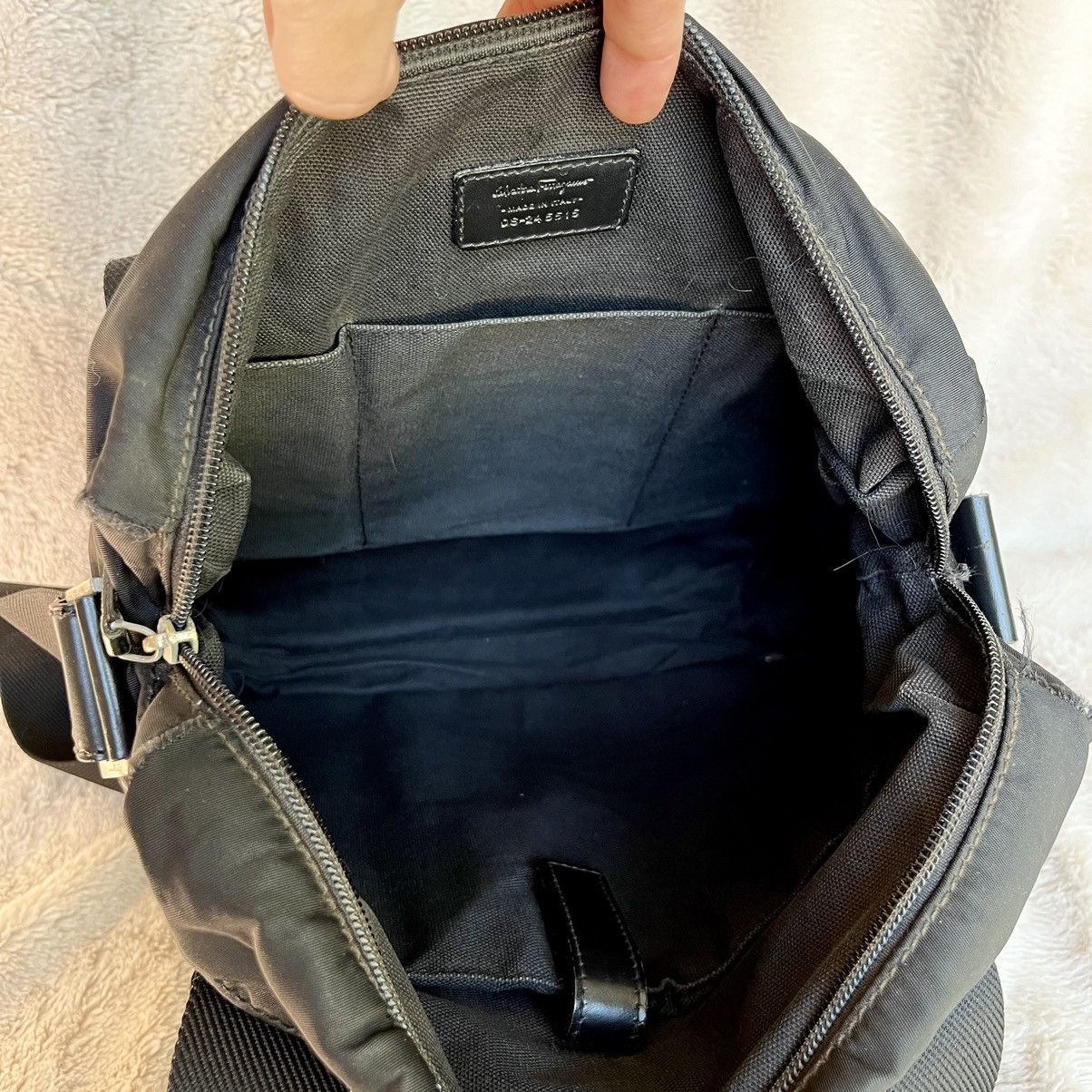 Salvatore Ferragamo Salvatore Ferragamo Unisex Black 2-Way Messenger Bag Size ONE SIZE - 12 Thumbnail