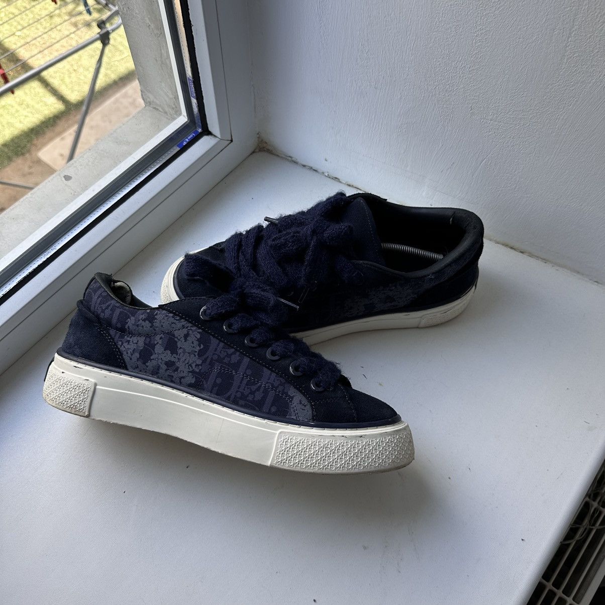 DENIM TEARS × Dior Dior Tears B33 Blue Oblique Denim Peace Sneakers Size US 9.5 / EU 42-43 - 1 Thumbnail