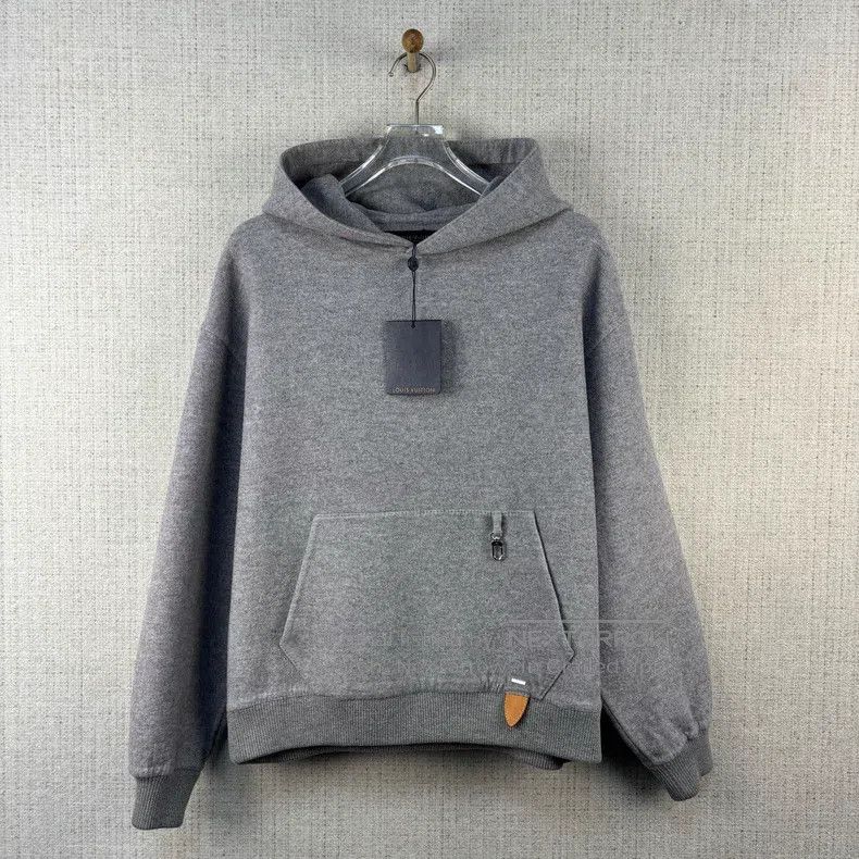 Louis Vuitton Louis Vuitton Solid cashmere-blend hooded sweatshirt Size US S / EU 44-46 / 1 - 1 Thumbnail