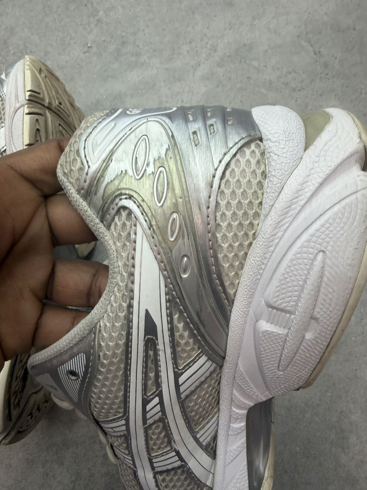 Asics × JJJJound JJJJound Asics Gel-Kayano 14 Silver White Size US 9 / EU 42 - 7 Thumbnail