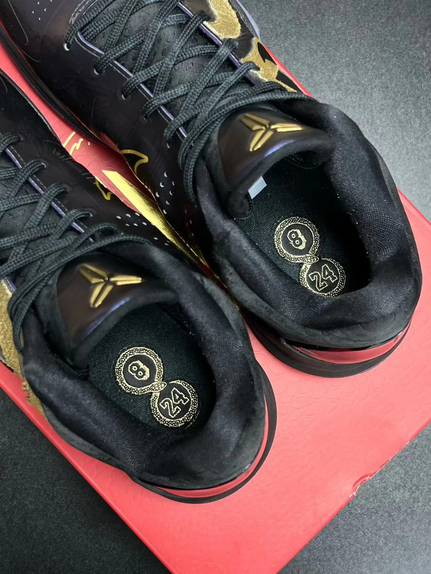 Nike NIKE ZK5 Kobe Year of the Snake Black Purple Gold 44.5 Size US 11.5 / EU 44-45 - 4 Thumbnail