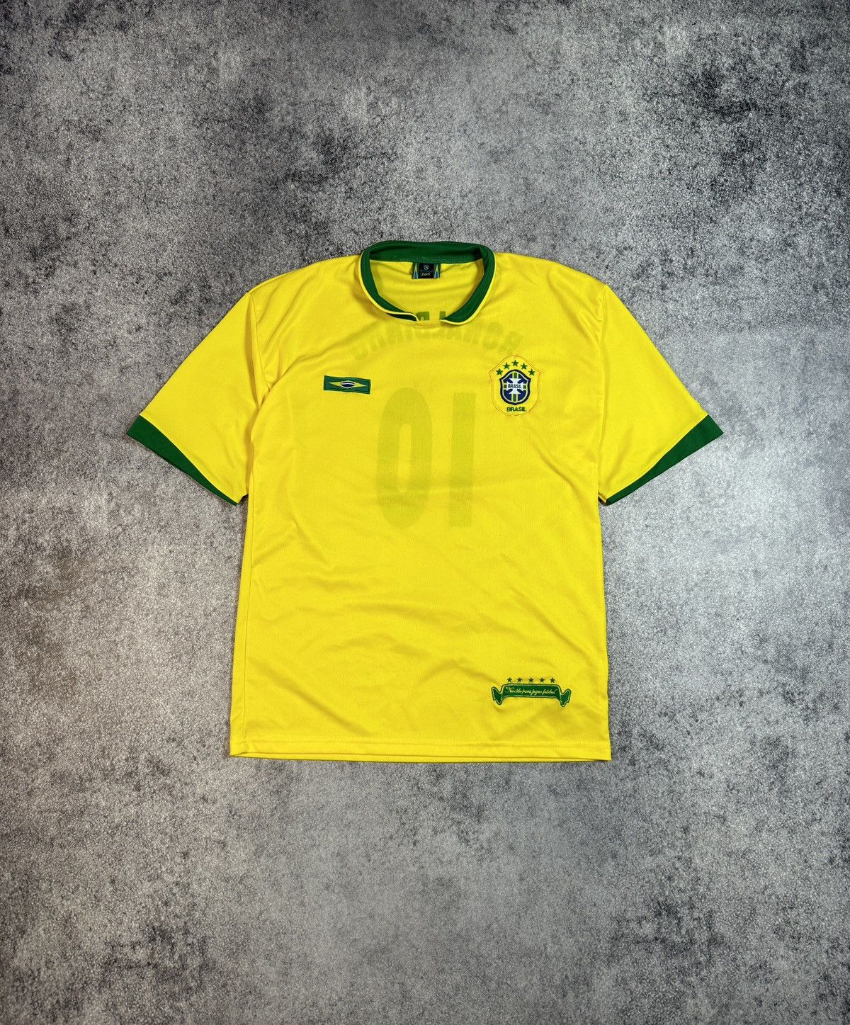 Vintage Vintage 90s Brazil 10 Ronaldinho Soccer Jersey Blokecore L Size US L / EU 52-54 / 3 - 3 Thumbnail