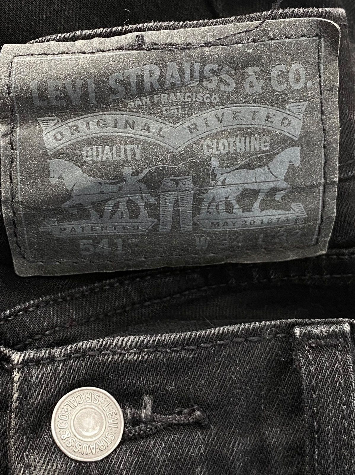Levi's Levi’s Black Edition Style Straight Leg Jeans Size US 33 - 10 Thumbnail