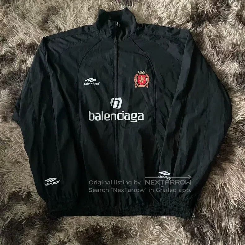 Balenciaga Balenciaga Manchester United Jersey Jacket Stormproof Size US M / EU 48-50 / 2 - 1 Thumbnail