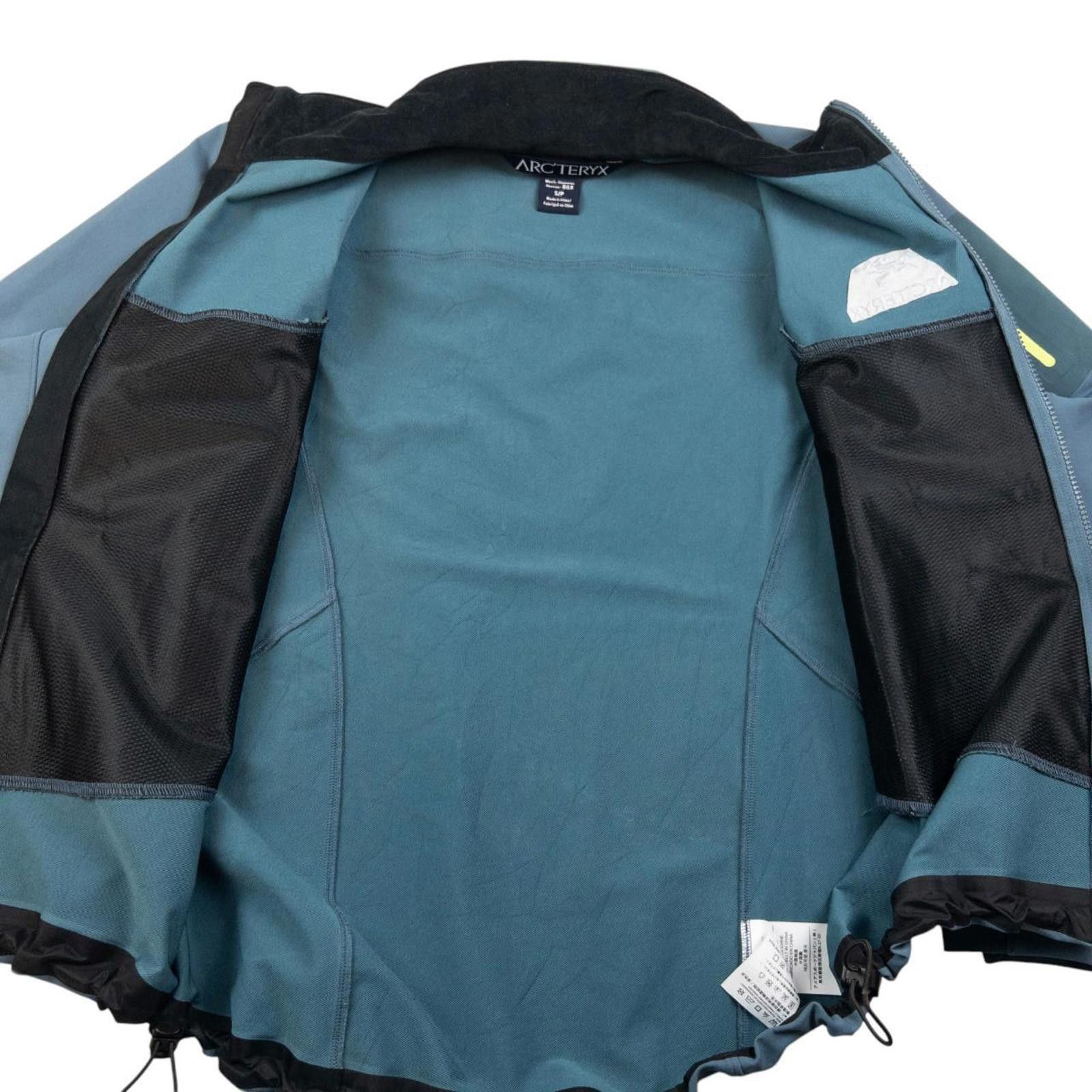 Arc'teryx Vintage Arcteryx Zip Up Jacket Size S Size US S / EU 44-46 / 1 - 5 Thumbnail