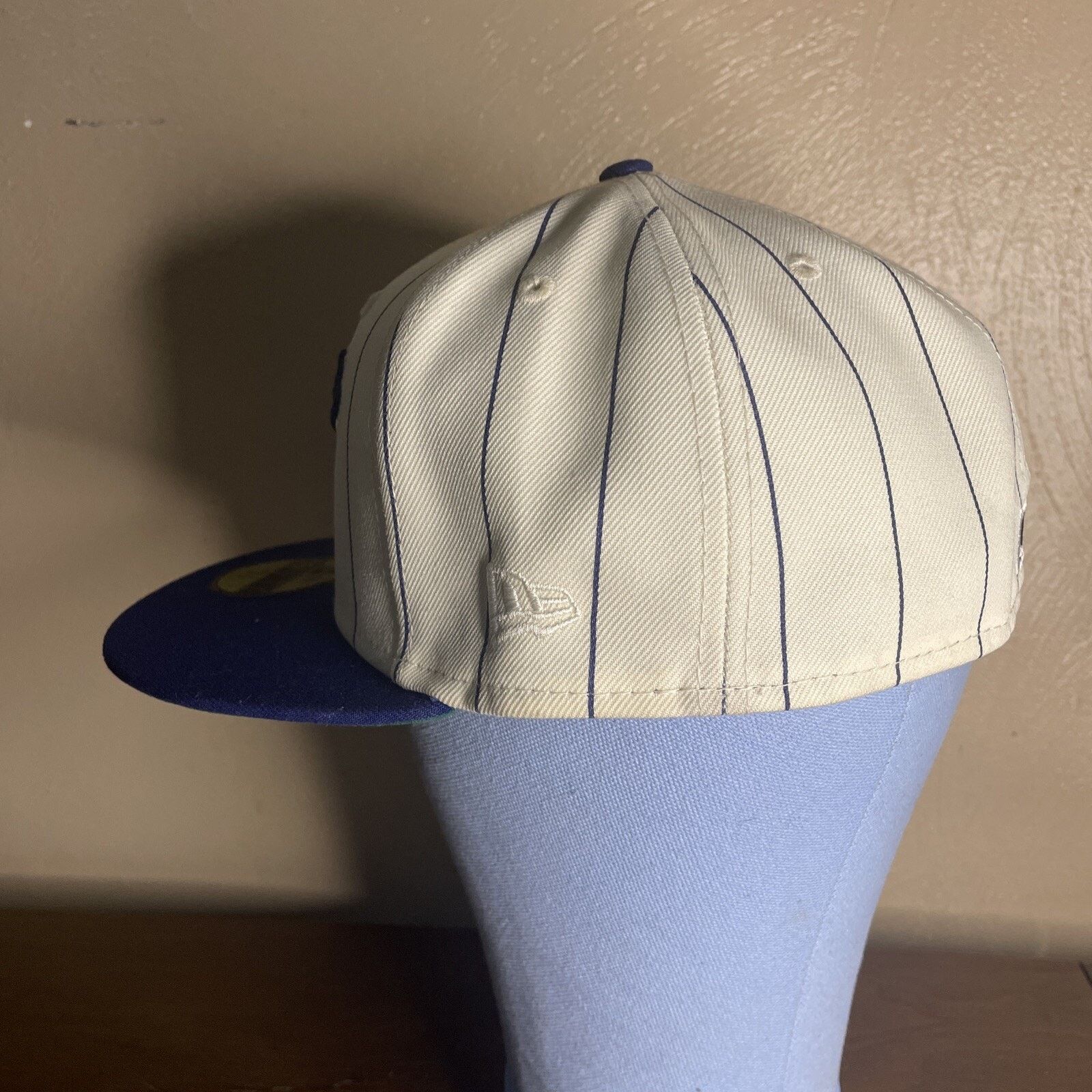 New Era LA Dodgers NewEra 5950 Off White Pinstripe Script Hat 7 3/8 Size ONE SIZE - 7 Thumbnail