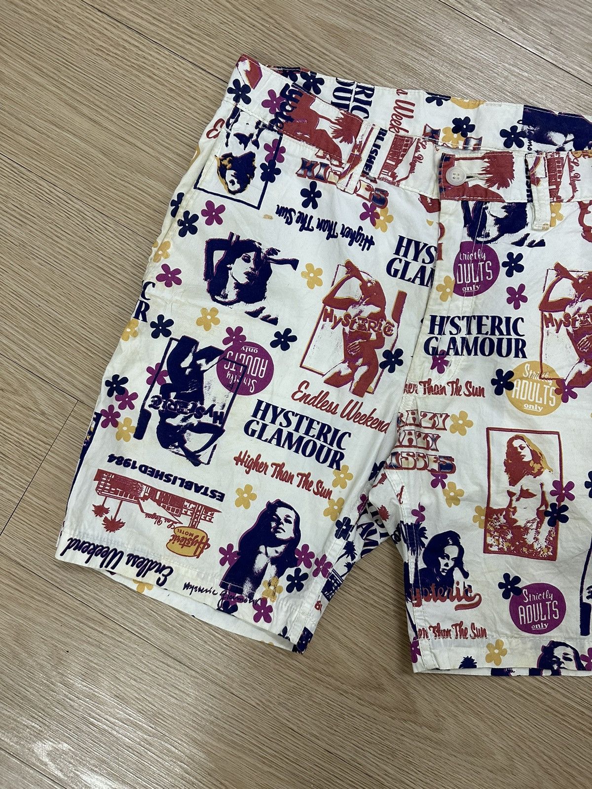 Hysteric Glamour Rare Beautiful Hysteric Glamour Sexy Girl Full Print Shorts Size US 33 - 3 Thumbnail