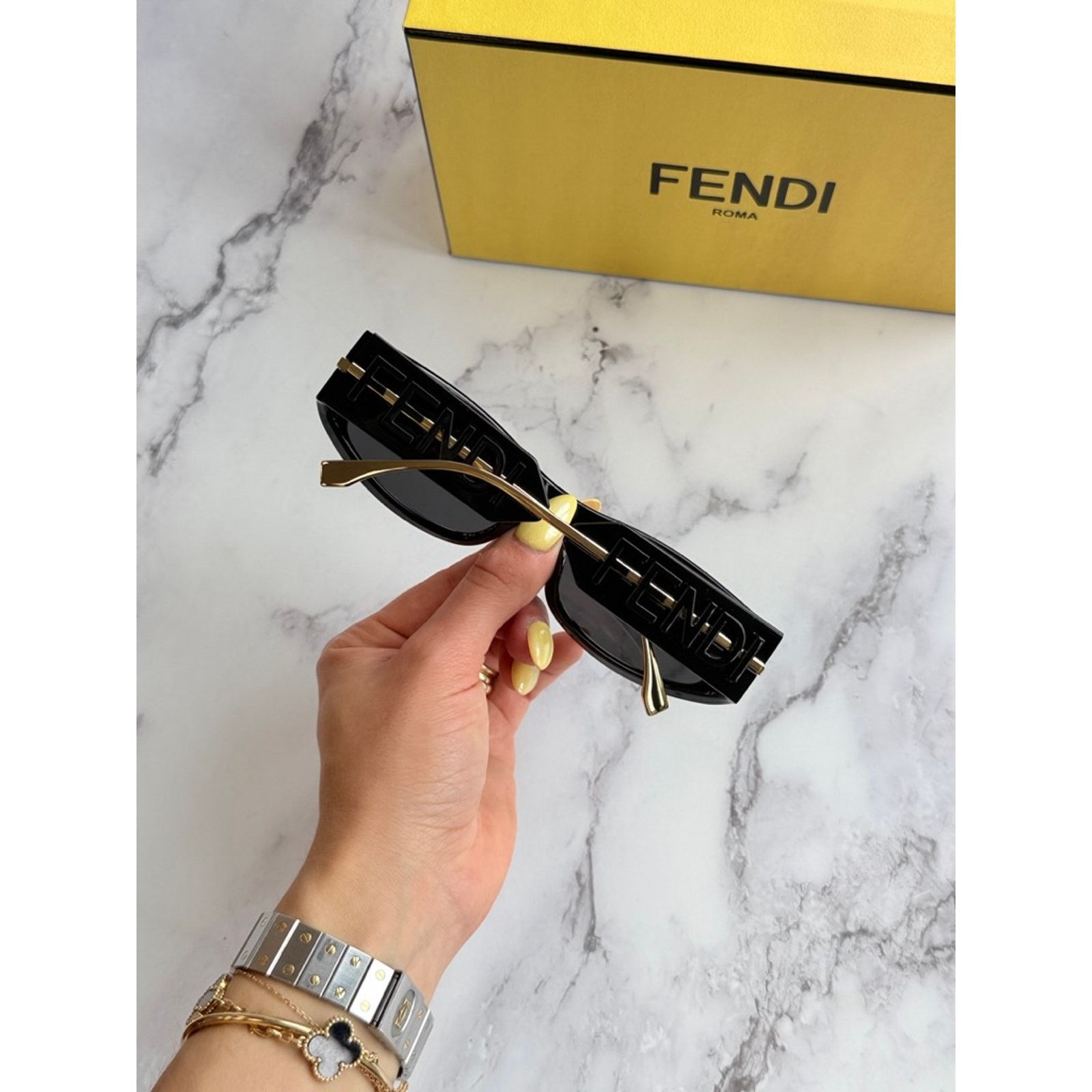 Fendi NEW Fendi FE40120I Fendigraphy Black Shield Sunglasses Size ONE SIZE - 9 Thumbnail