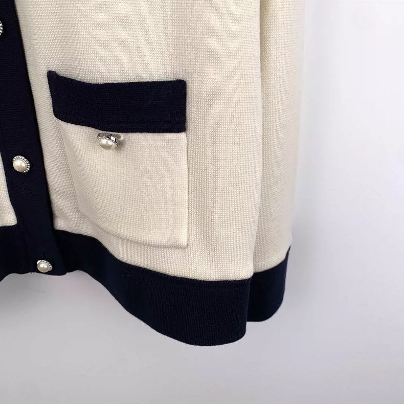 Prada Beige Wool Knit Cardigan with Collared Design -2505 Size M / US 6-8 / IT 42-44 - 4 Thumbnail
