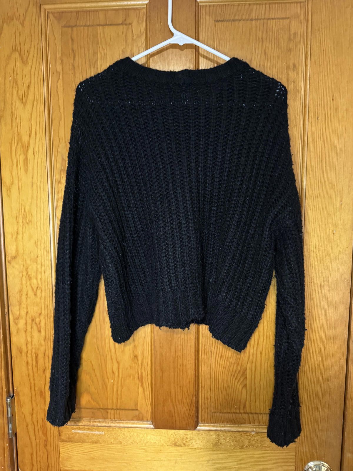 American Eagle Outfitters American Eagle Black Crew Neck Sweater XS Size XS / US 0-2 / IT 36-38 - 2 Thumbnail