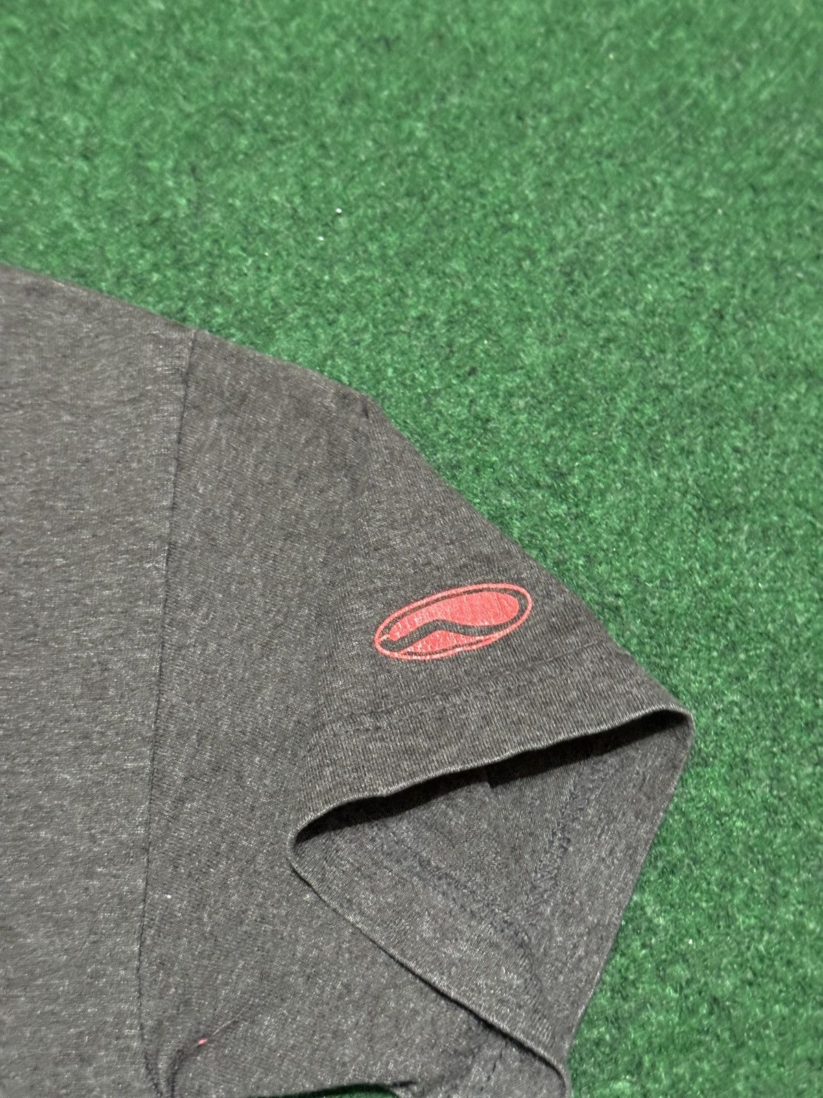 Vans Vans Vintage Logo Y2K Gray Small Skater T Shirt 17.5x25 Size US S / EU 44-46 / 1 - 3 Thumbnail