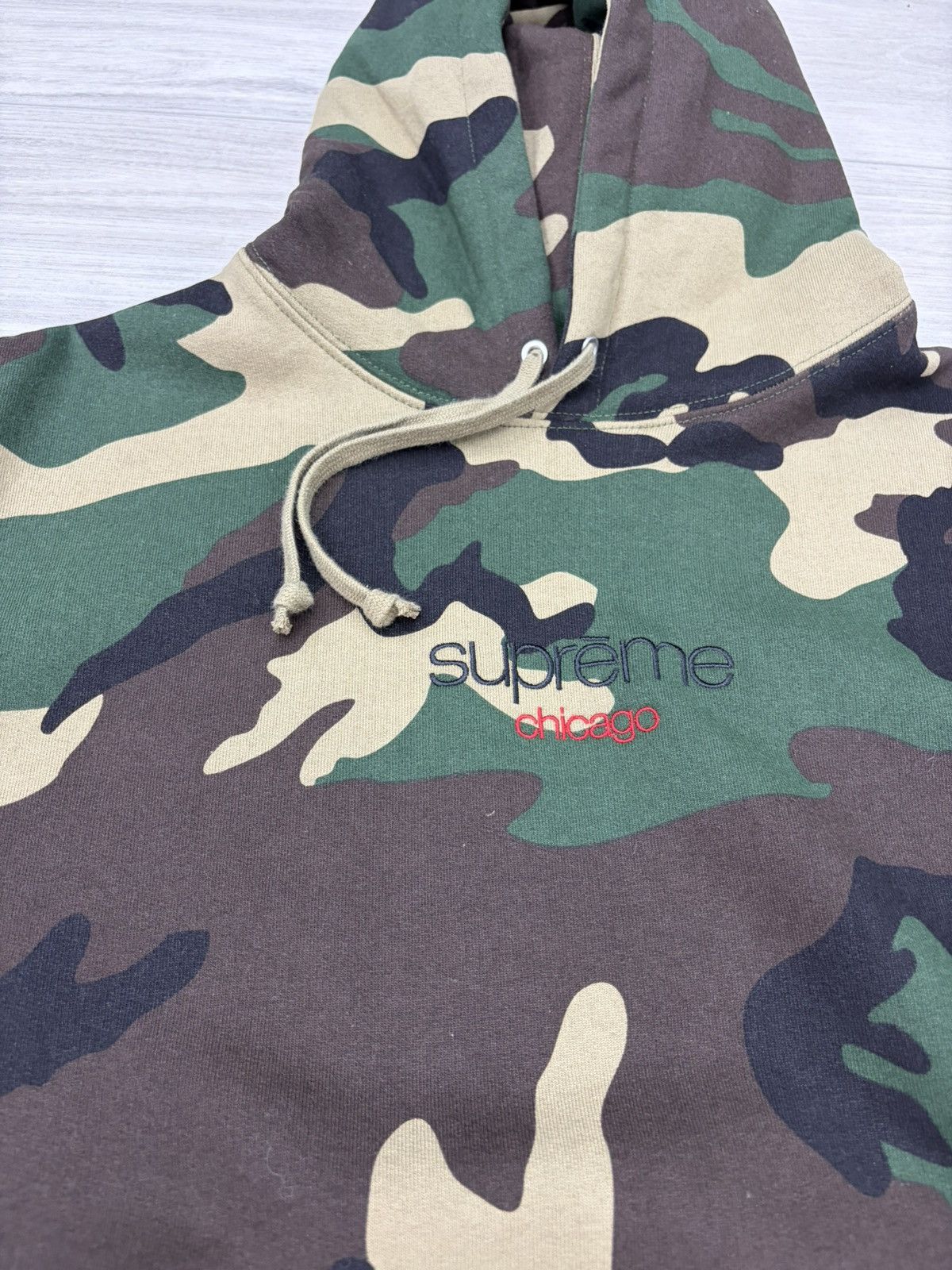 Supreme Supreme Classic Logo Chicago Shop Sweatshirt Woodland Camo Size US M / EU 48-50 / 2 - 2 Thumbnail