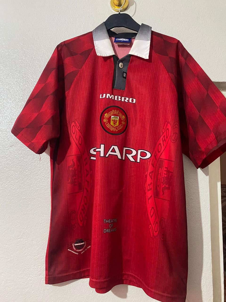 Umbro Manchester United Home kit 1996/97 Size US L / EU 52-54 / 3 - 5 Thumbnail