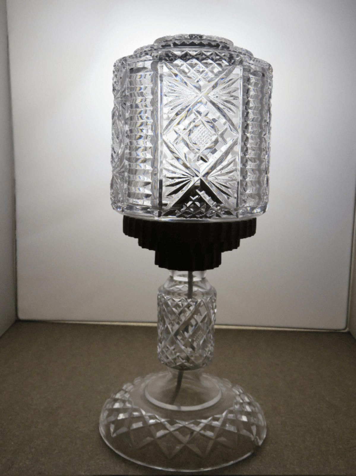 The Unbranded Brand Vintage Large Heavy Cut Crystal Glass Lamp Base & Shade Size ONE SIZE - 1 Thumbnail