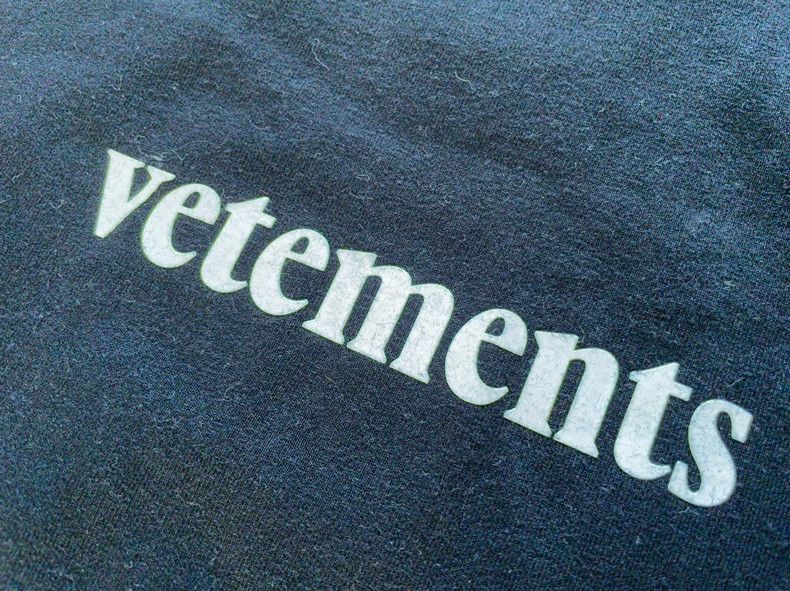 Vetements Vetements Trendy Vettemon Letter Foil Printed 2021AW Short Size US M / EU 48-50 / 2 - 2 Thumbnail