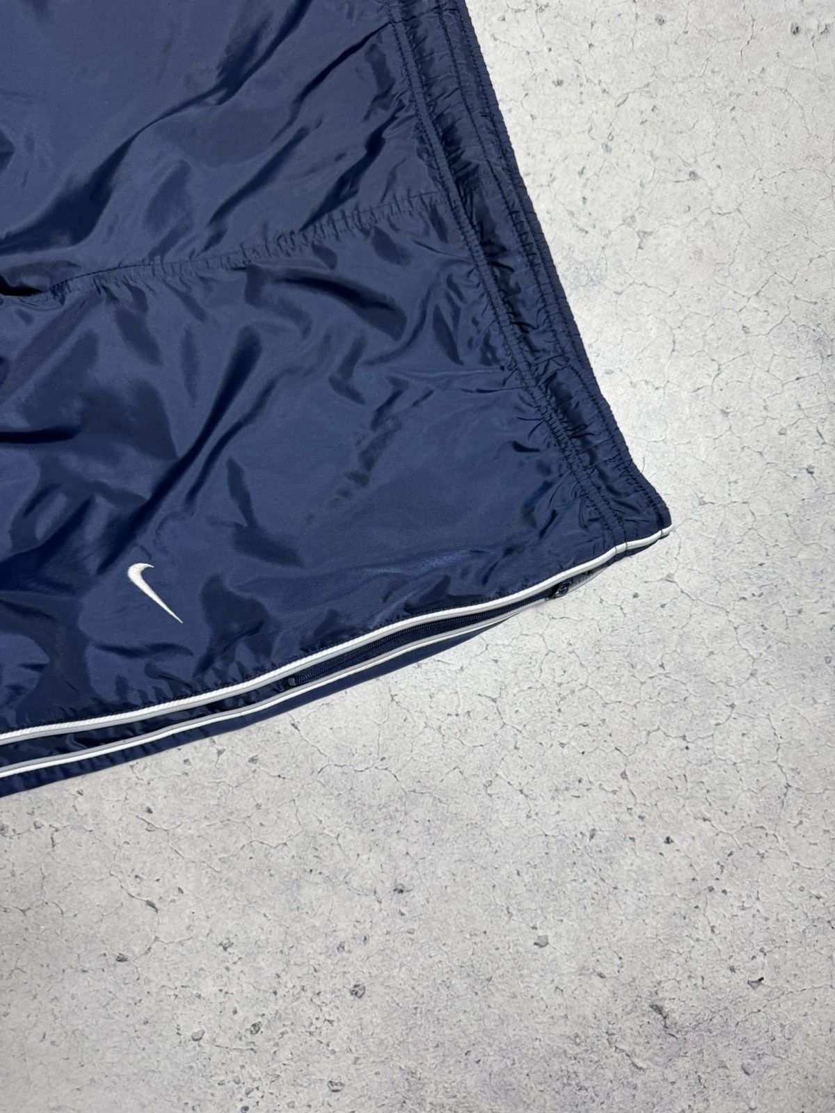 Nike Nike Vintage Nylon Track Pants Swoosh Drill Y2K Navy Size US 30 / EU 46 - 3 Thumbnail