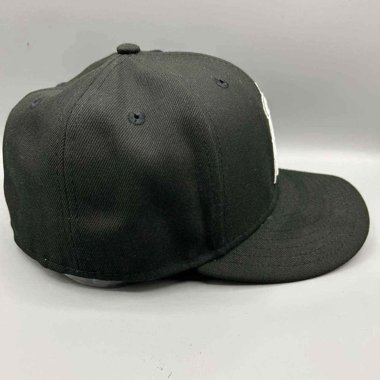 New Era Los Angeles LA Angels Hat Men 7 1/8 Black Embroidered Fitted Size ONE SIZE - 3 Thumbnail